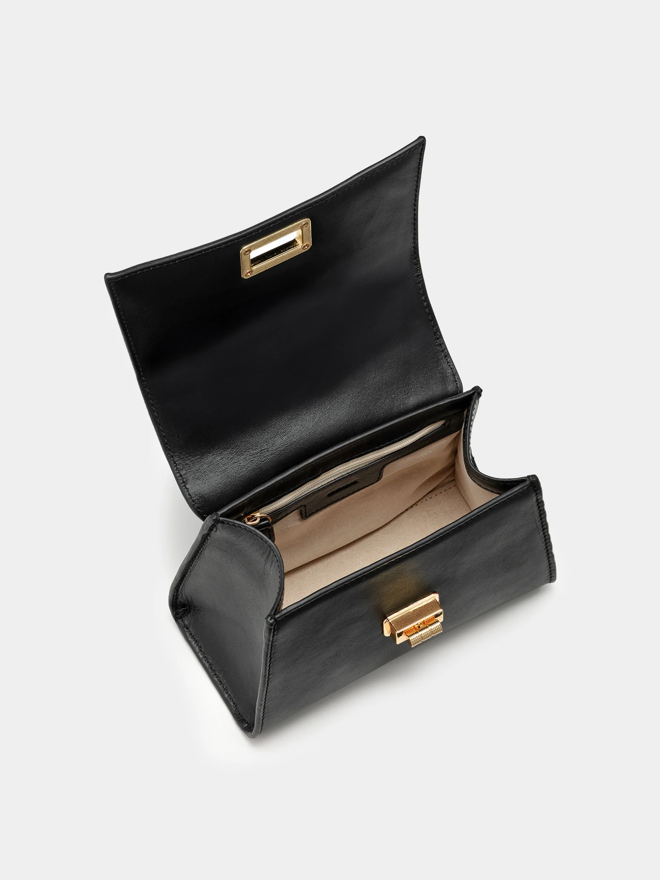 Сумки Geox модель D45K5A-00043-C9999 Сумки Geox модель D45K5A-00043-C9999 Фото