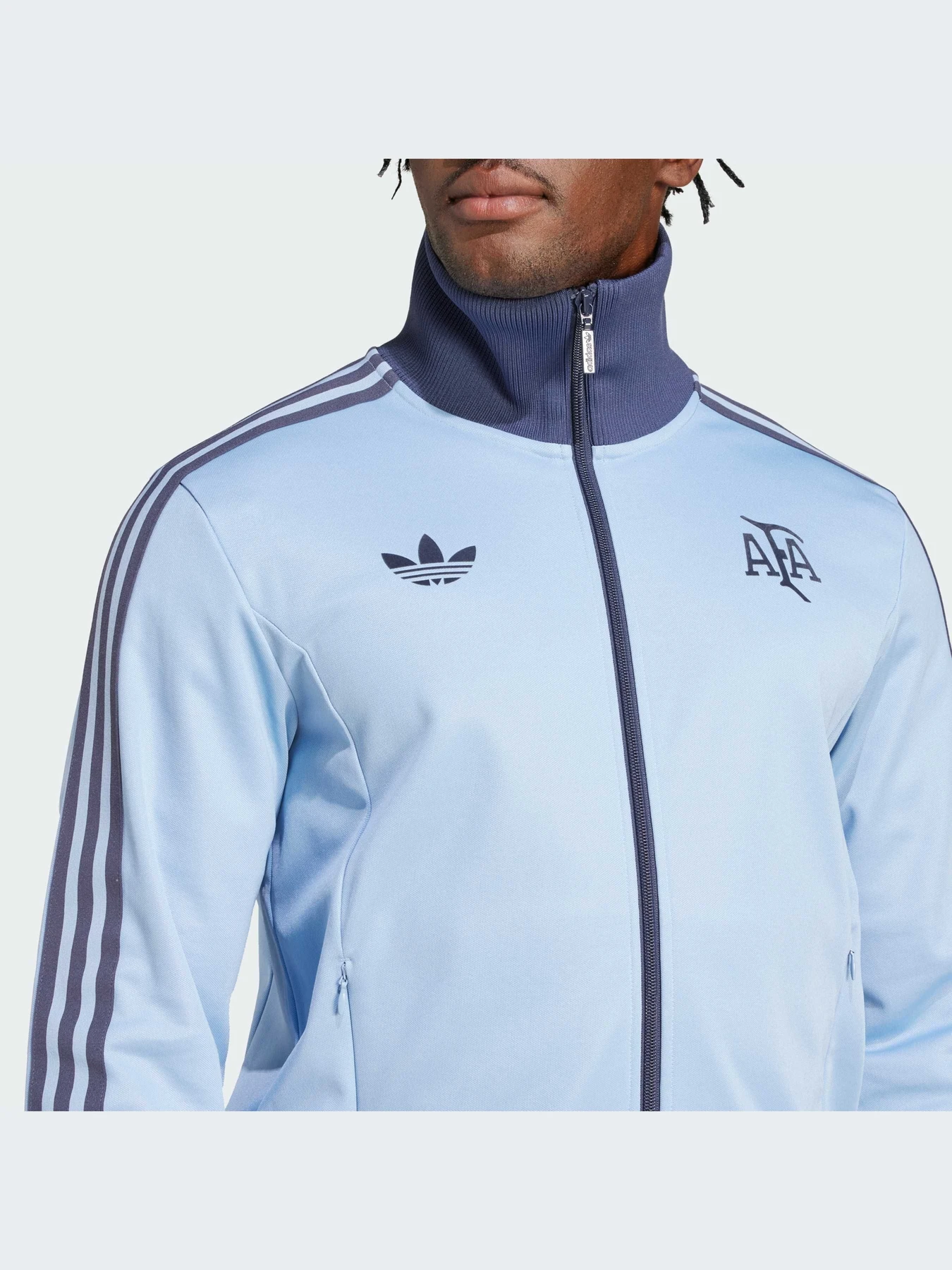 Худи и свитшоты Adidas модель JD9096-KZ Худи и свитшоты Adidas модель JD9096-KZ Фото