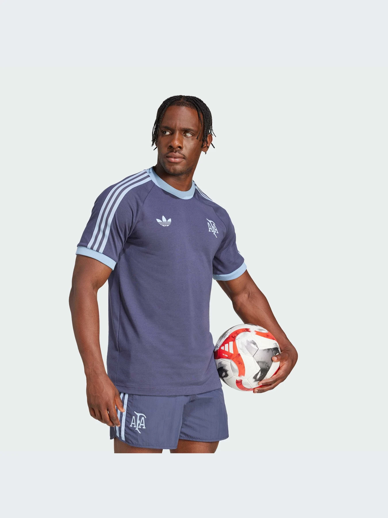 Футболки и поло Adidas Культовые силуэты модель JD9097-KZ Футболки и поло Adidas Культовые силуэты модель JD9097-KZ Фото