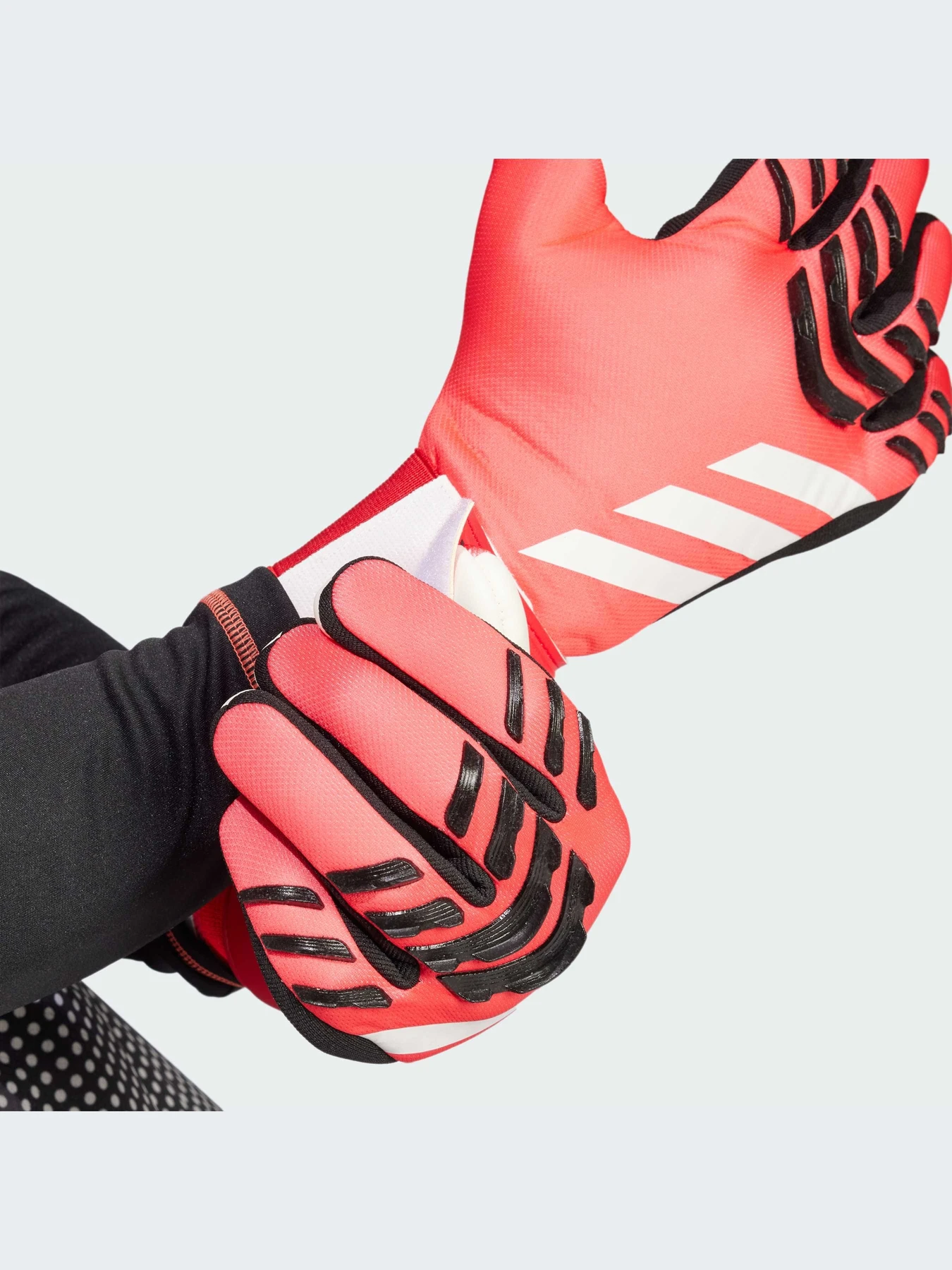 Перчатки для спорта Adidas Predator модель JH3819-KZ Перчатки для спорта Adidas Predator модель JH3819-KZ Фото