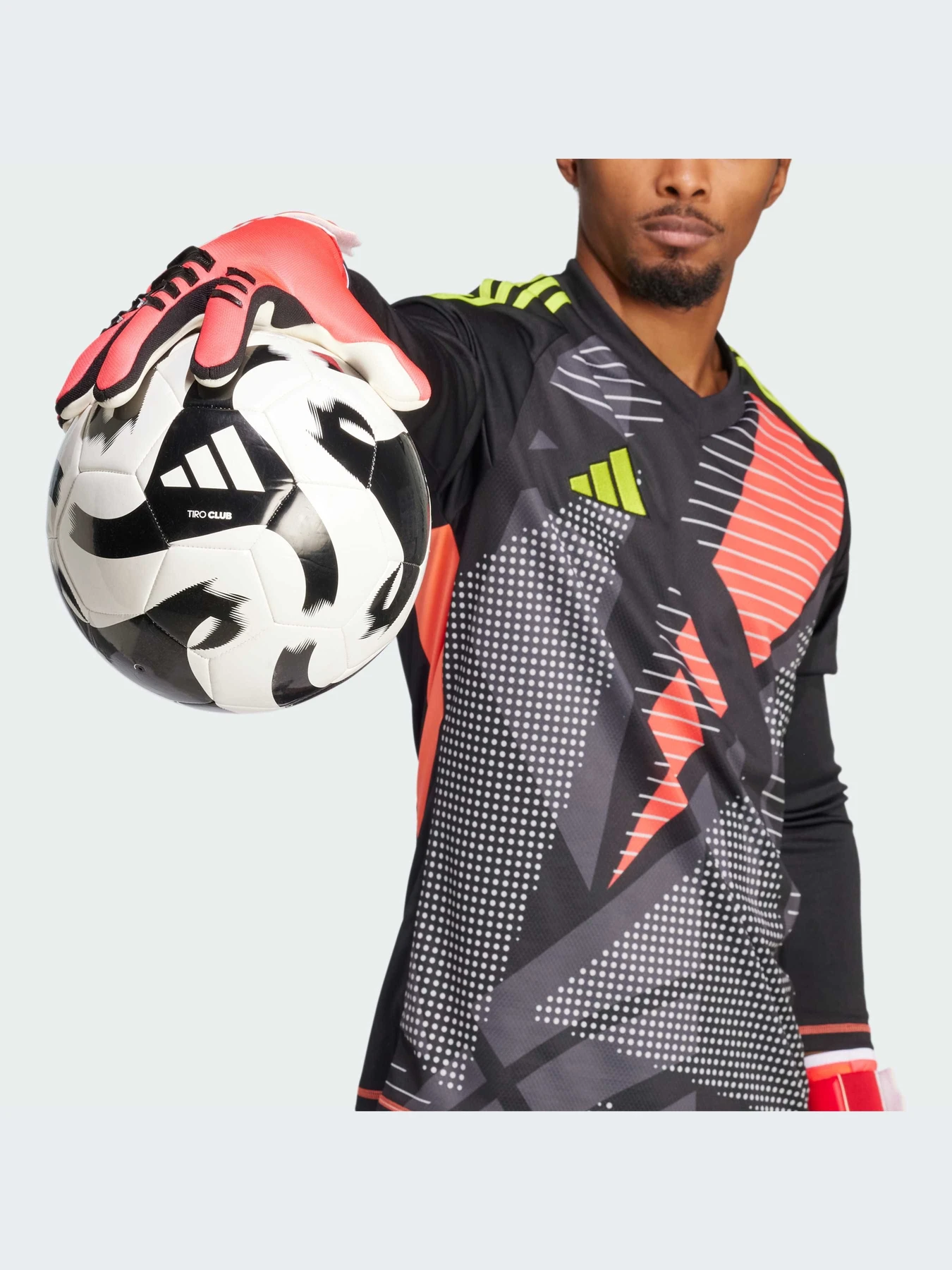 Перчатки для спорта Adidas Predator модель JH3819-KZ Перчатки для спорта Adidas Predator модель JH3819-KZ Фото