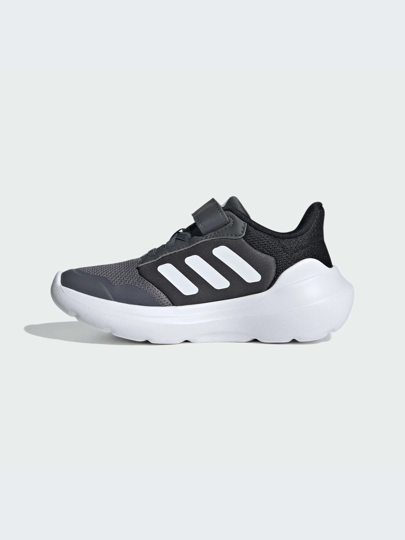 Кроссовки Adidas модель IE5986-KZ Кроссовки Adidas модель IE5986-KZ Фото