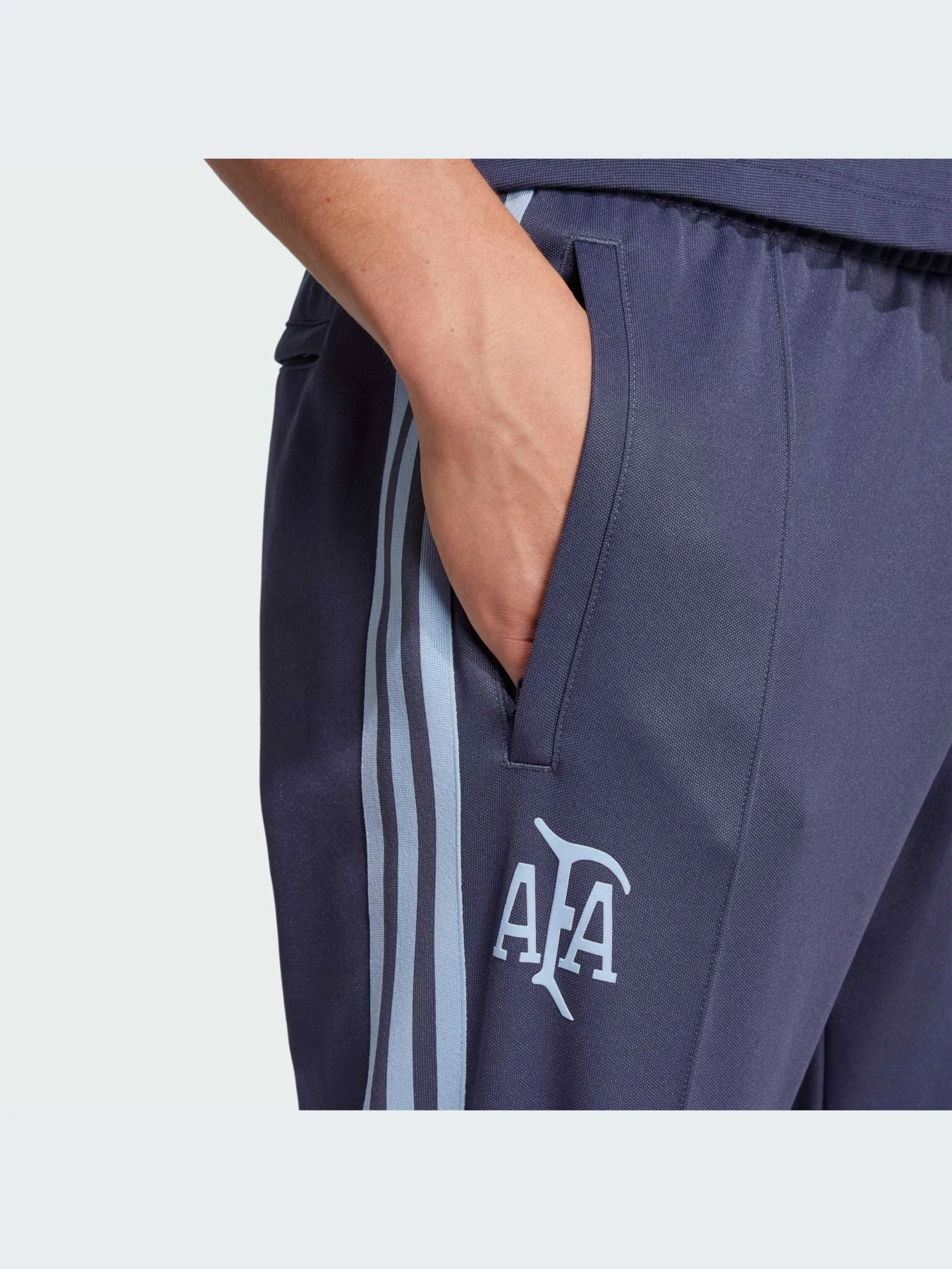Брюки Adidas модель JD9095-KZ Брюки Adidas модель JD9095-KZ Фото