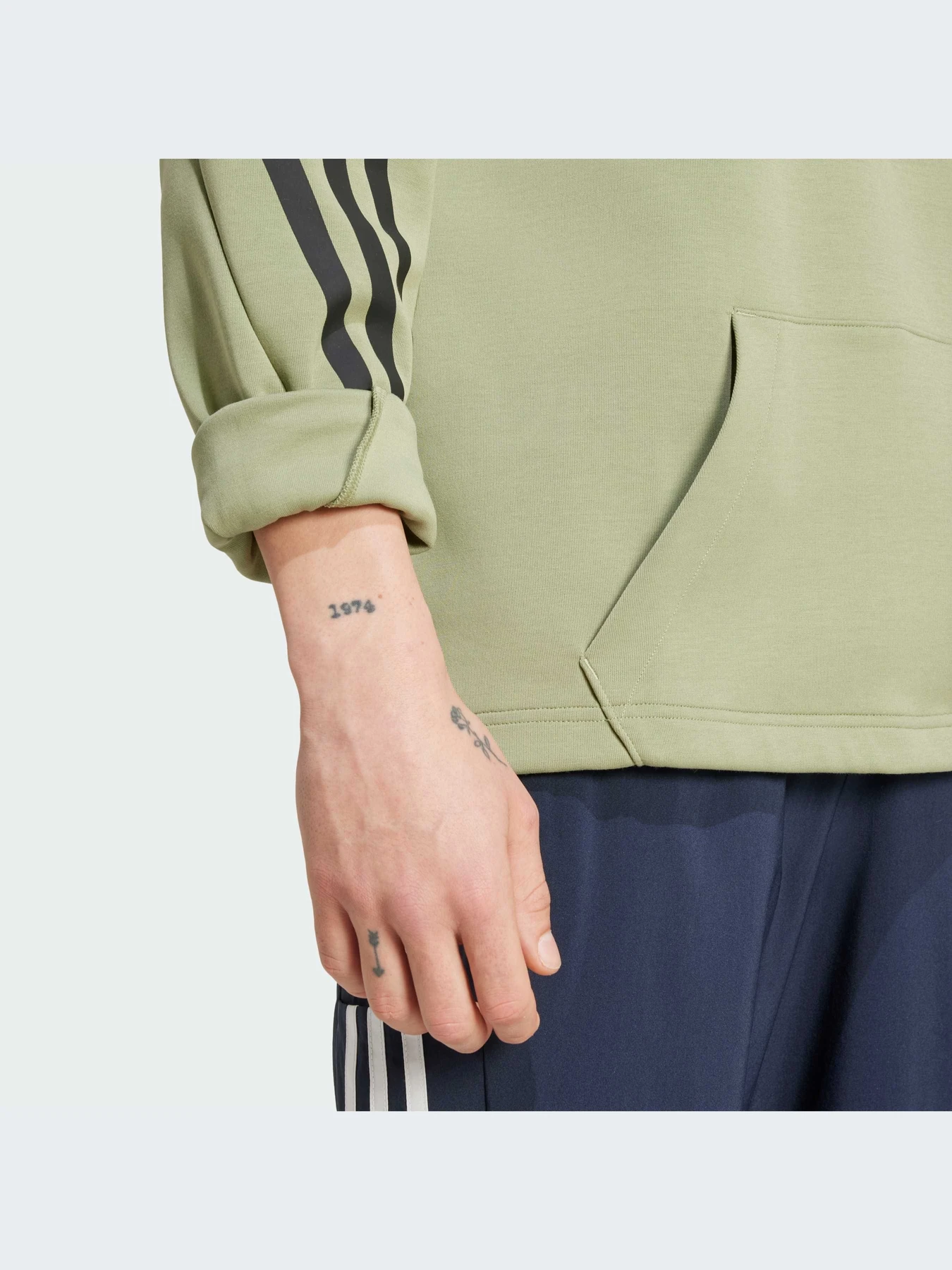 Худи и свитшоты Adidas модель IW8544-KZ Худи и свитшоты Adidas модель IW8544-KZ Фото