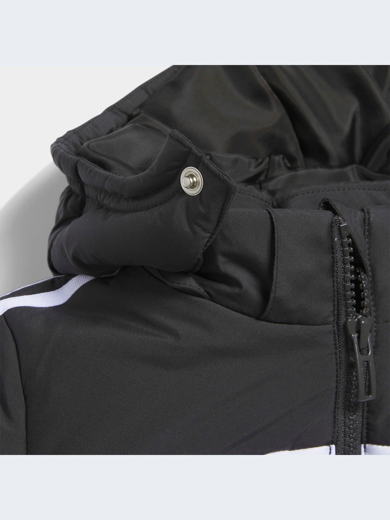 Куртки и дубленки Adidas Adidas Essentials модель IL6099-KZ Куртки и дубленки Adidas Adidas Essentials модель IL6099-KZ Фото