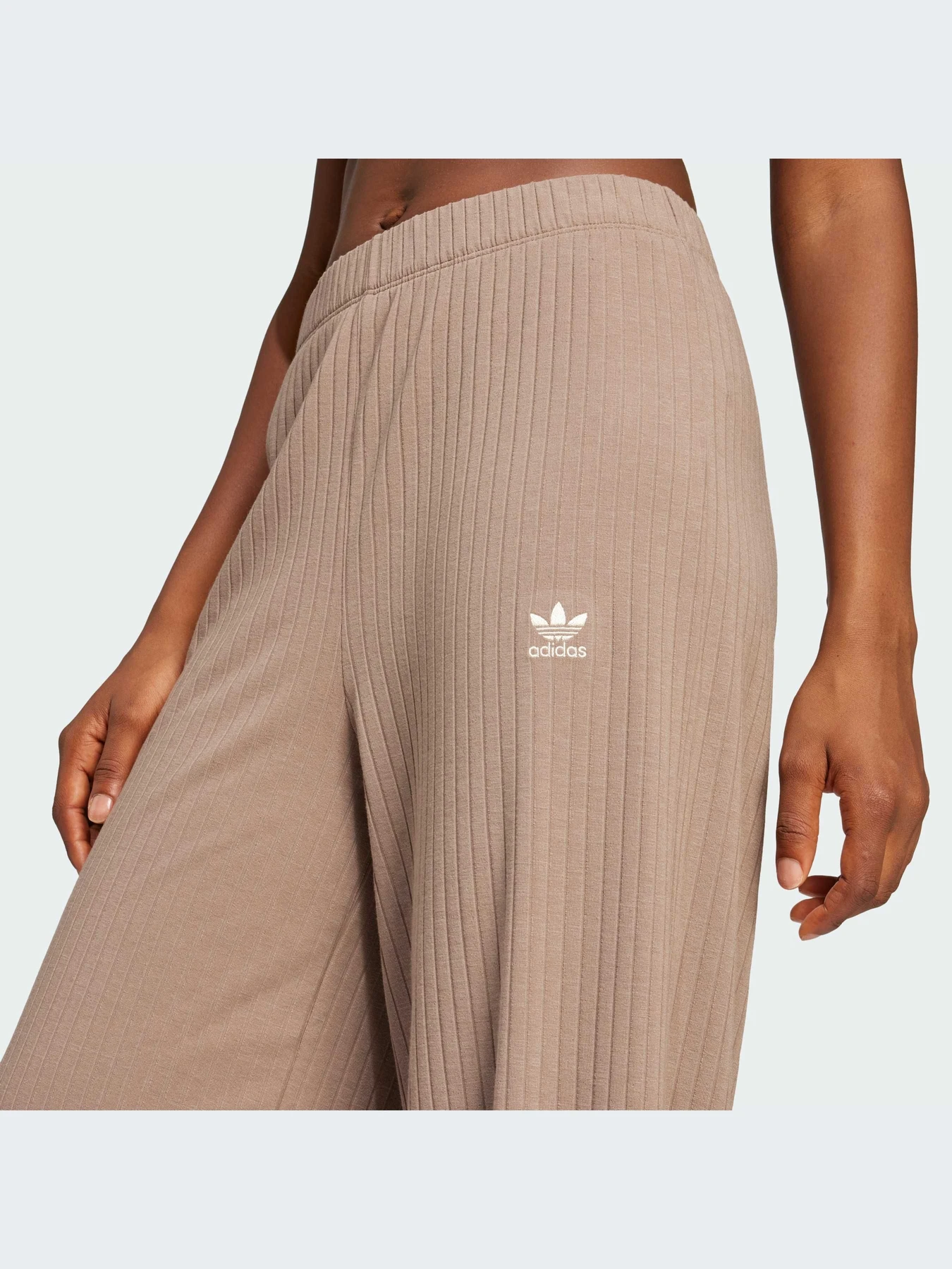 Брюки Adidas модель JD0768-KZ Брюки Adidas модель JD0768-KZ Фото