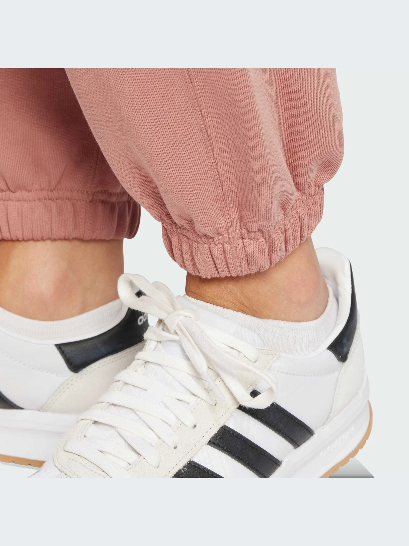 Брюки Adidas модель JD4721-KZ Брюки Adidas модель JD4721-KZ Фото