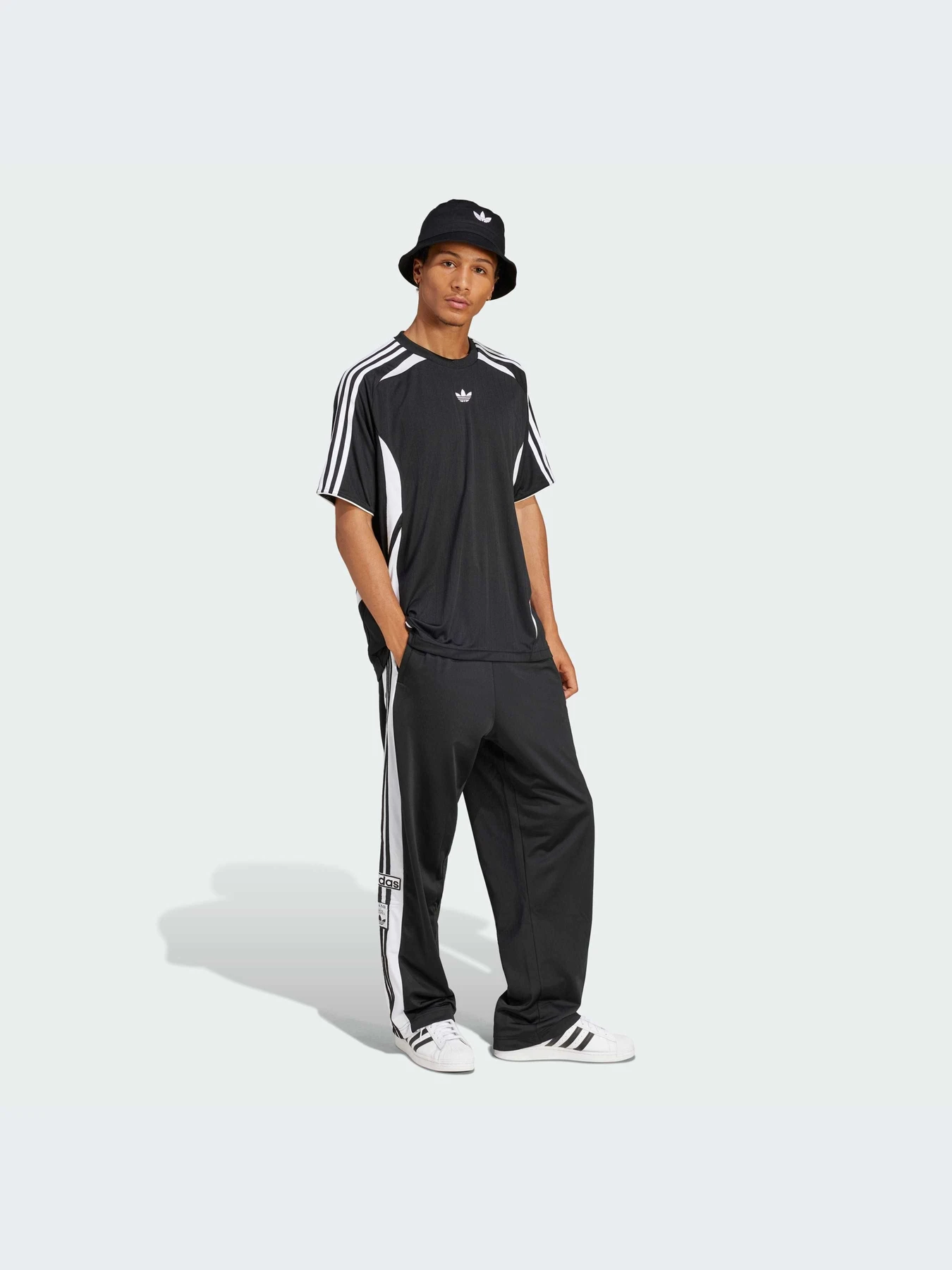 Брюки Adidas Adicolor модель JP3760-KZ Брюки Adidas Adicolor модель JP3760-KZ Фото