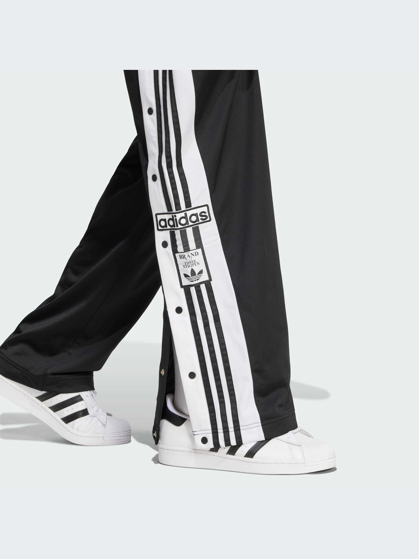 Брюки Adidas Adicolor модель JP3760-KZ Брюки Adidas Adicolor модель JP3760-KZ Фото