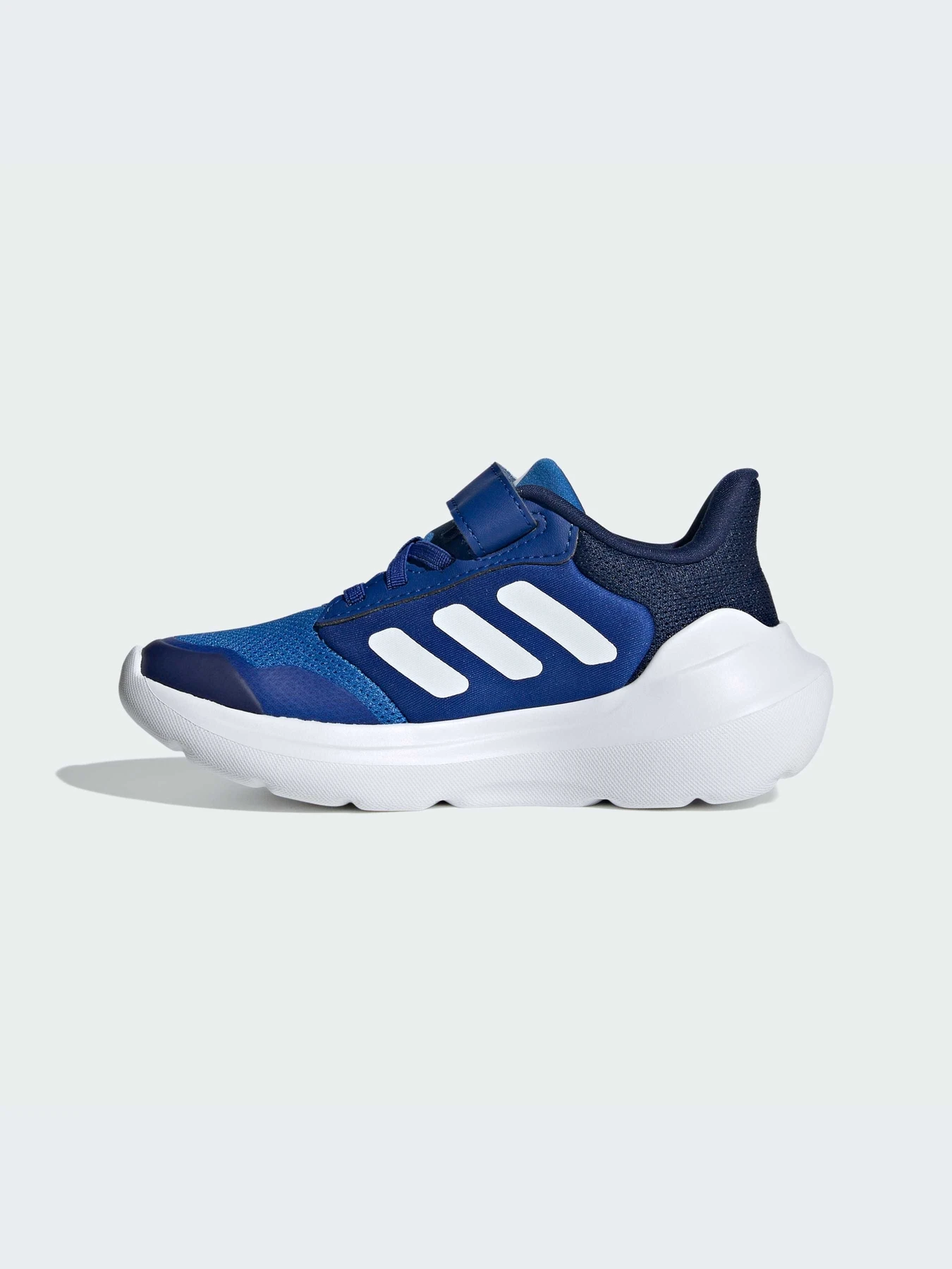 Кроссовки Adidas модель IE5989-KZ Кроссовки Adidas модель IE5989-KZ Фото
