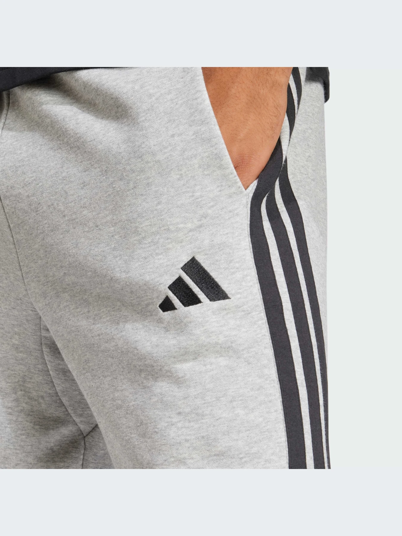 Шорты Adidas модель JE6419-KZ Шорты Adidas модель JE6419-KZ Фото