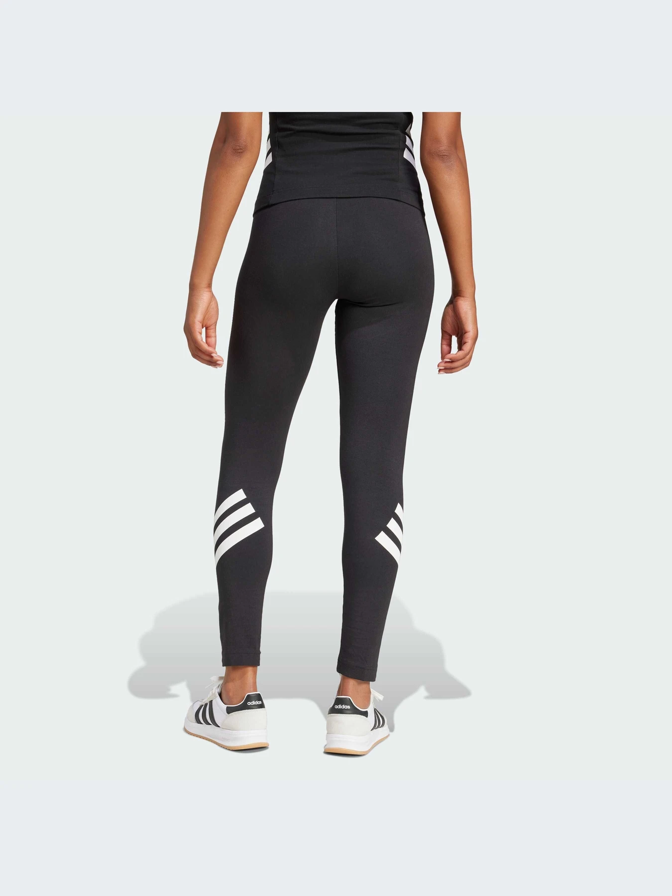 Брюки Adidas модель JE0215-KZ Брюки Adidas модель JE0215-KZ Фото