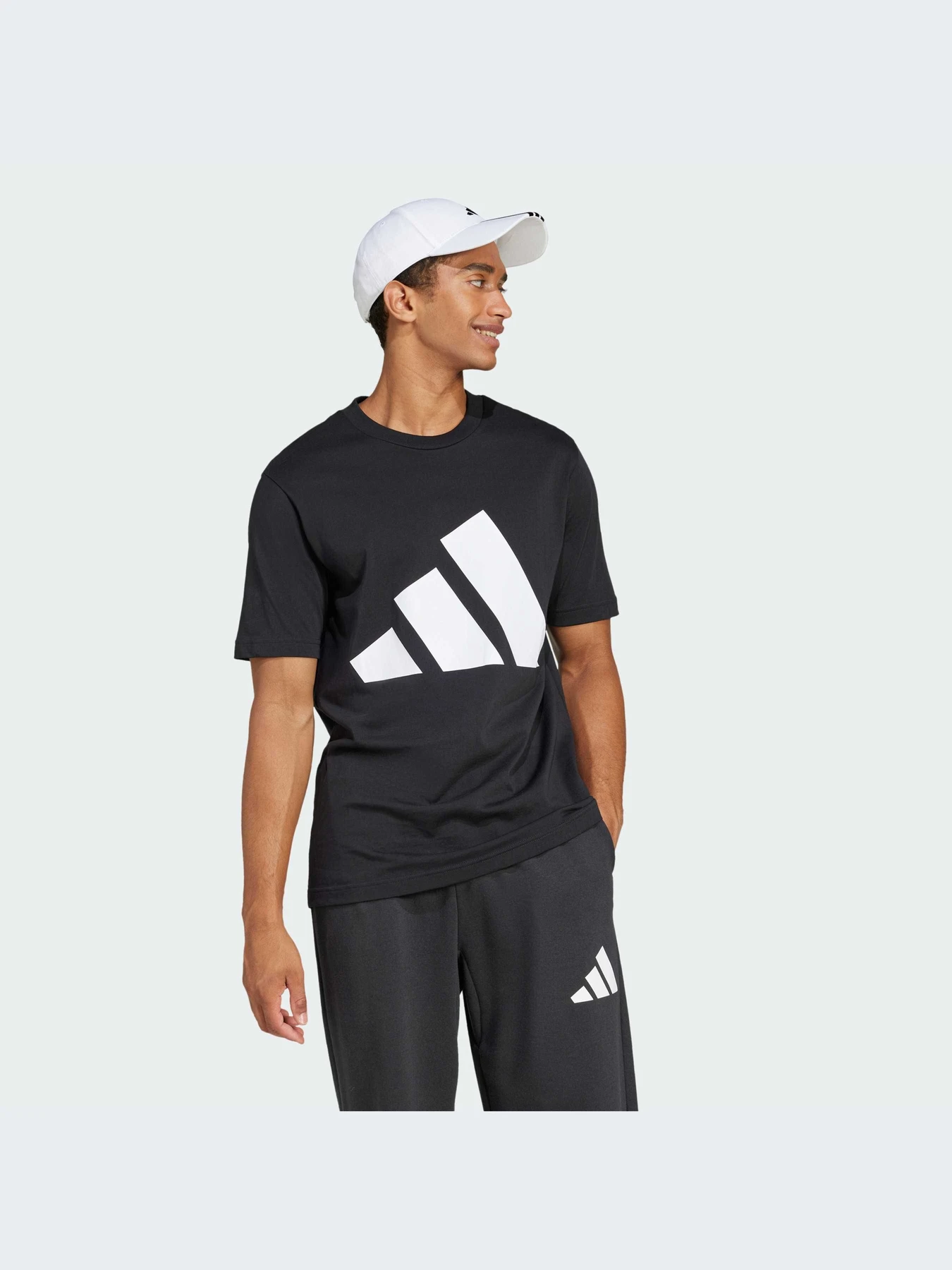 Футболки и поло Adidas модель JE8945-KZ Футболки и поло Adidas модель JE8945-KZ Фото