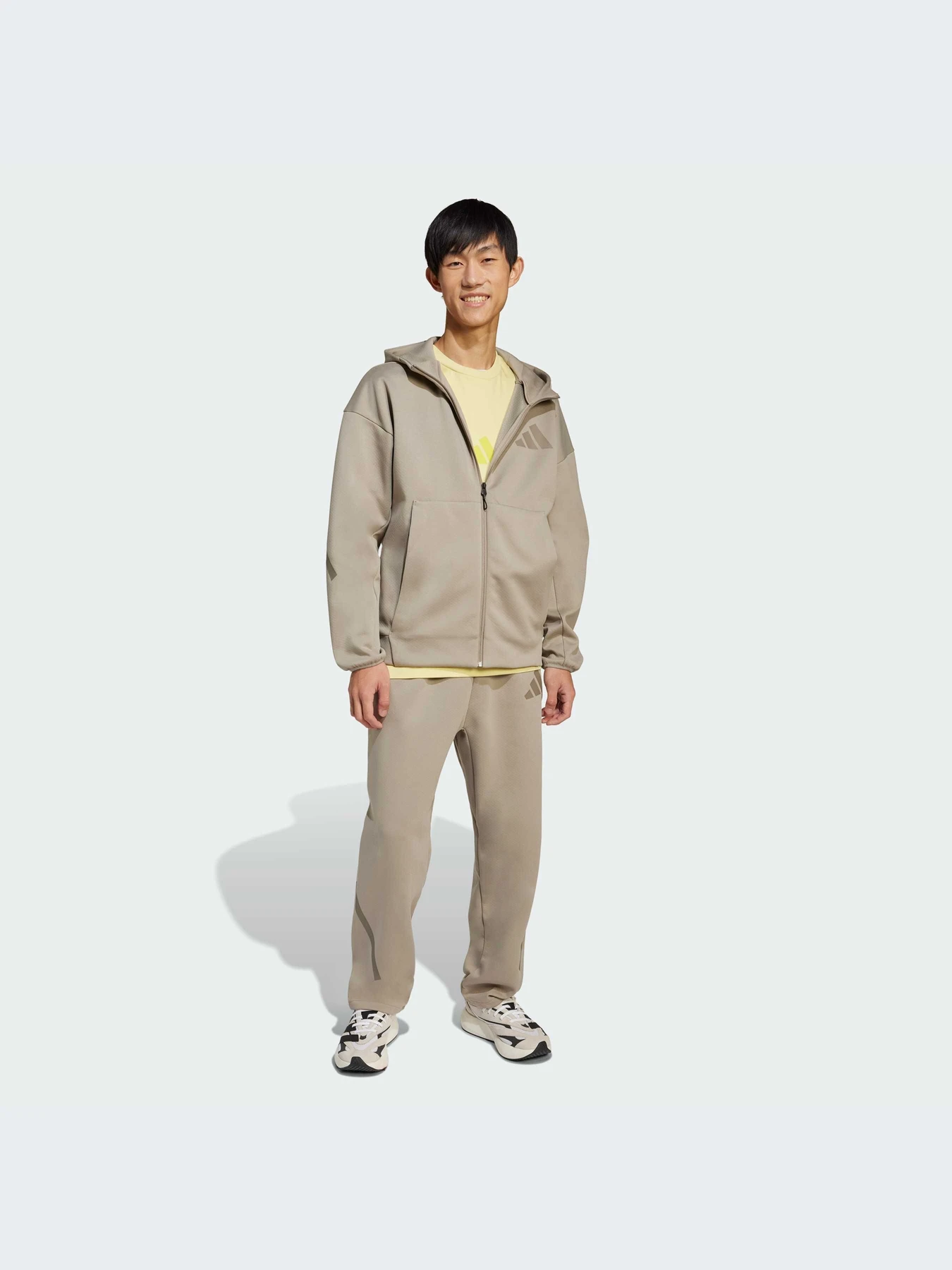 Брюки Adidas ZNE модель JC6716-KZ Брюки Adidas ZNE модель JC6716-KZ Фото