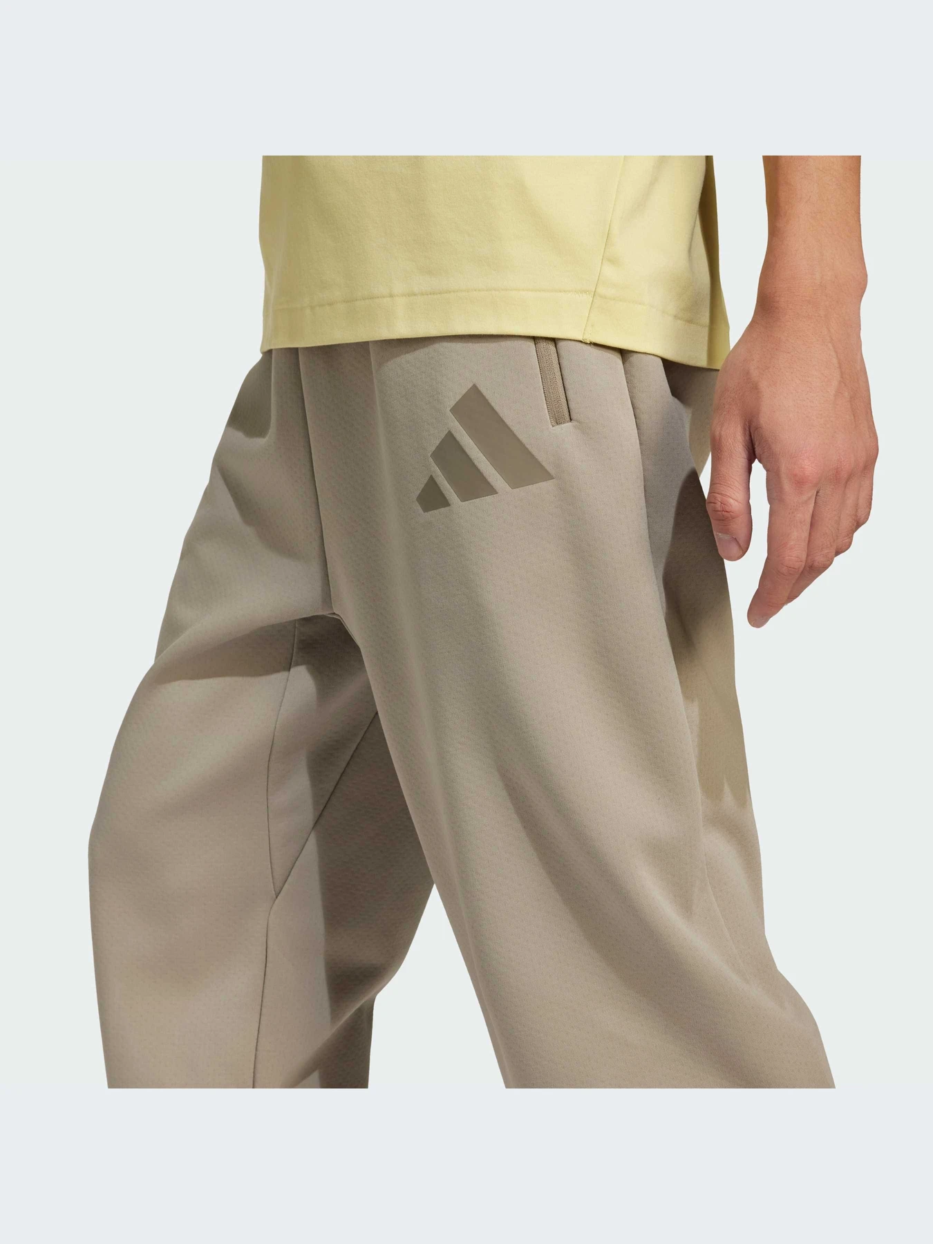 Брюки Adidas ZNE модель JC6716-KZ Брюки Adidas ZNE модель JC6716-KZ Фото