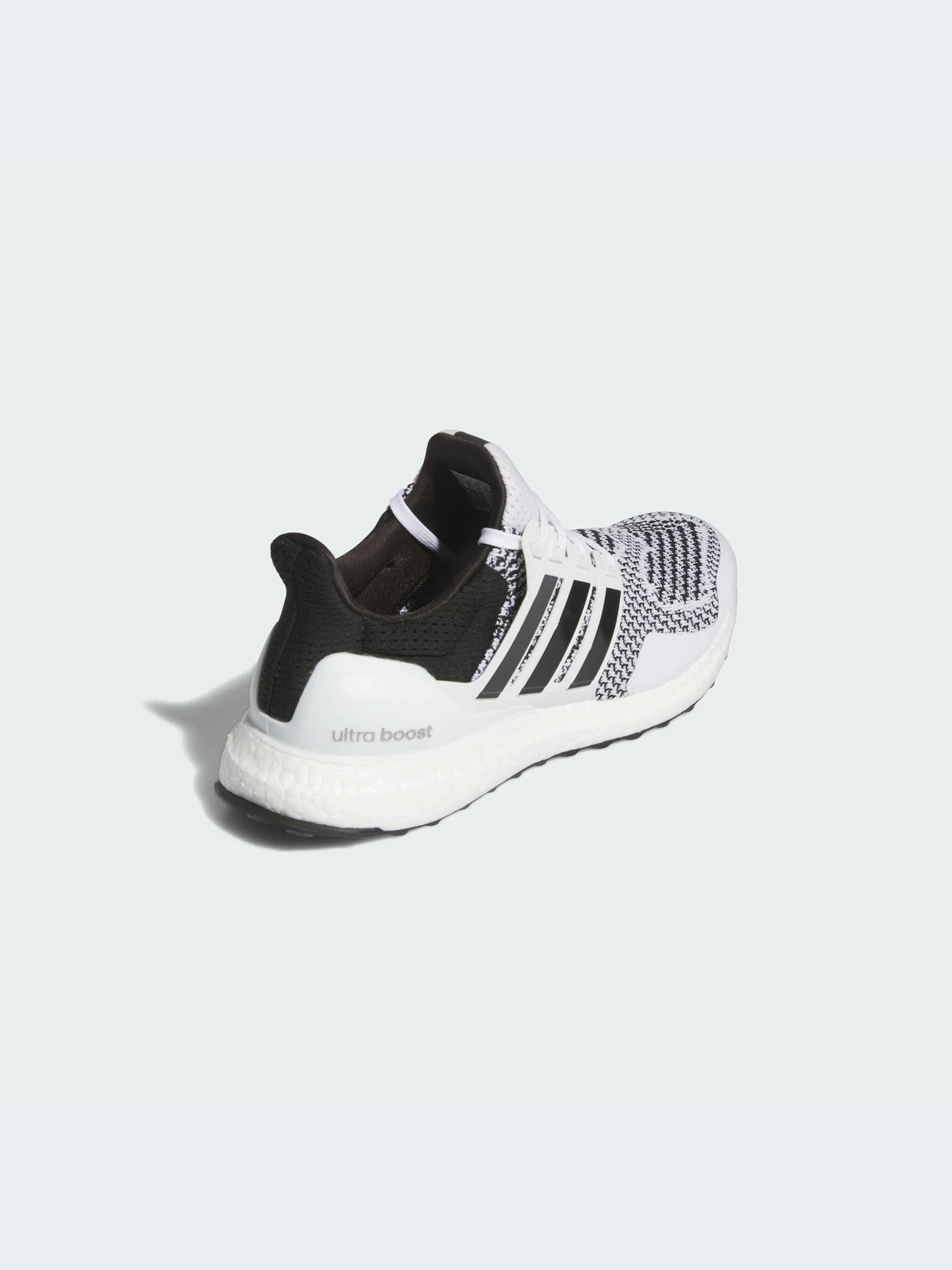Кроссовки Adidas Ultraboost модель IH4924-KZ Кроссовки Adidas Ultraboost модель IH4924-KZ Фото