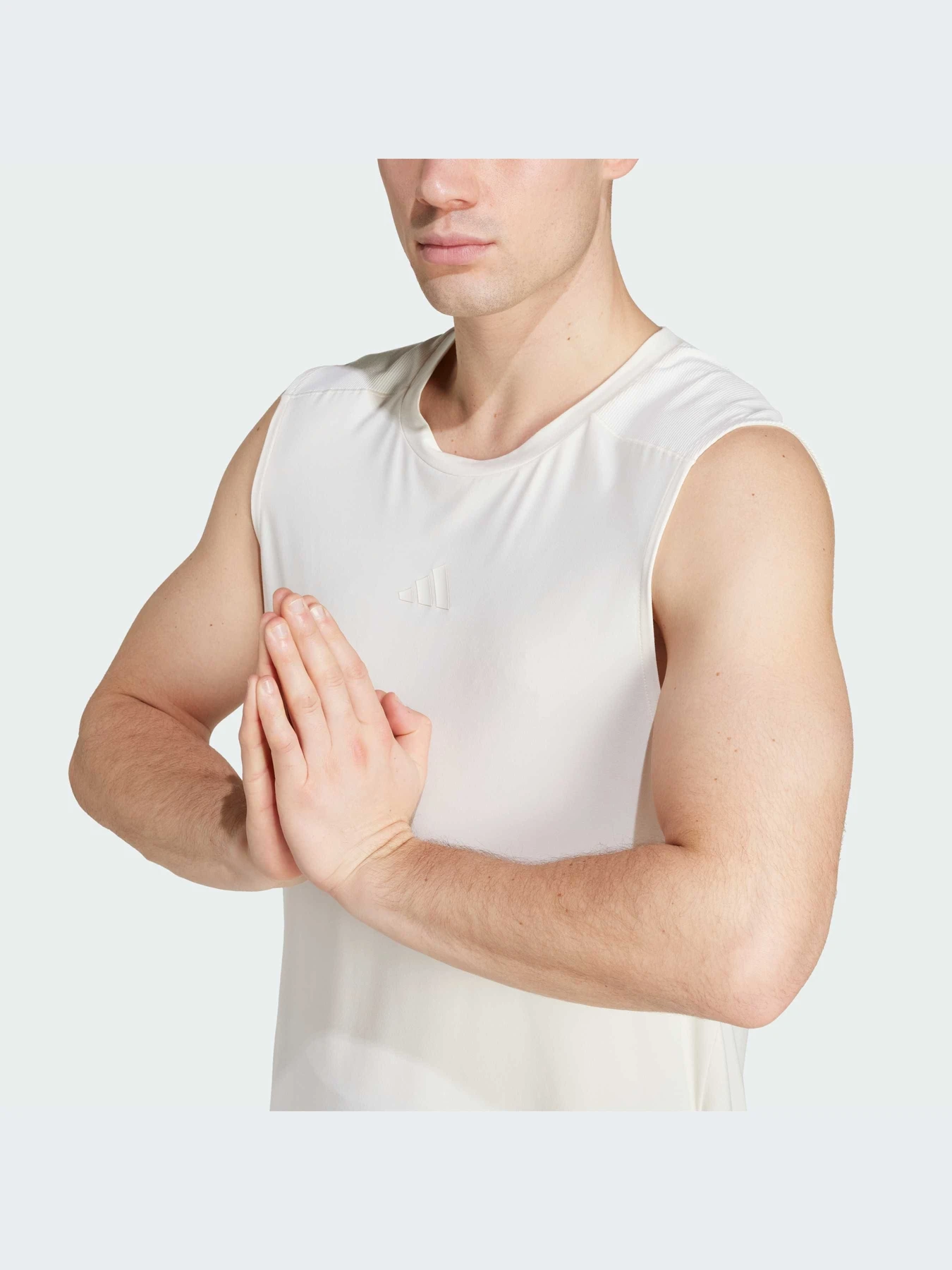 Футболки и поло Adidas модель JI8240-KZ Футболки и поло Adidas модель JI8240-KZ Фото
