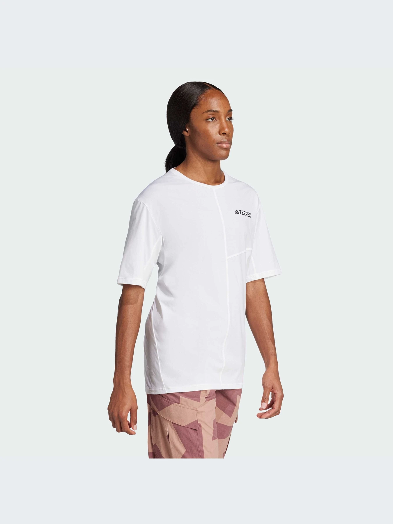Футболки и поло Adidas модель JE0366-KZ Футболки и поло Adidas модель JE0366-KZ Фото