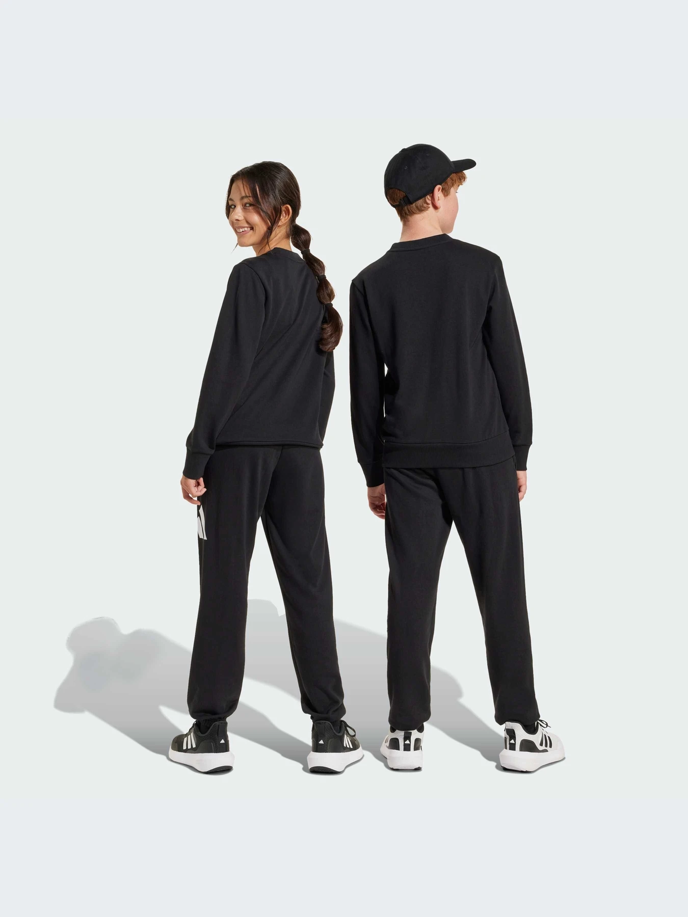Костюмы Adidas модель JD2102-KZ Костюмы Adidas модель JD2102-KZ Фото