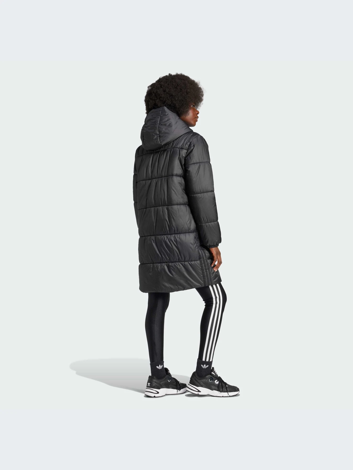 Куртки и дубленки Adidas Adicolor модель IW5858-KZ Куртки и дубленки Adidas Adicolor модель IW5858-KZ Фото