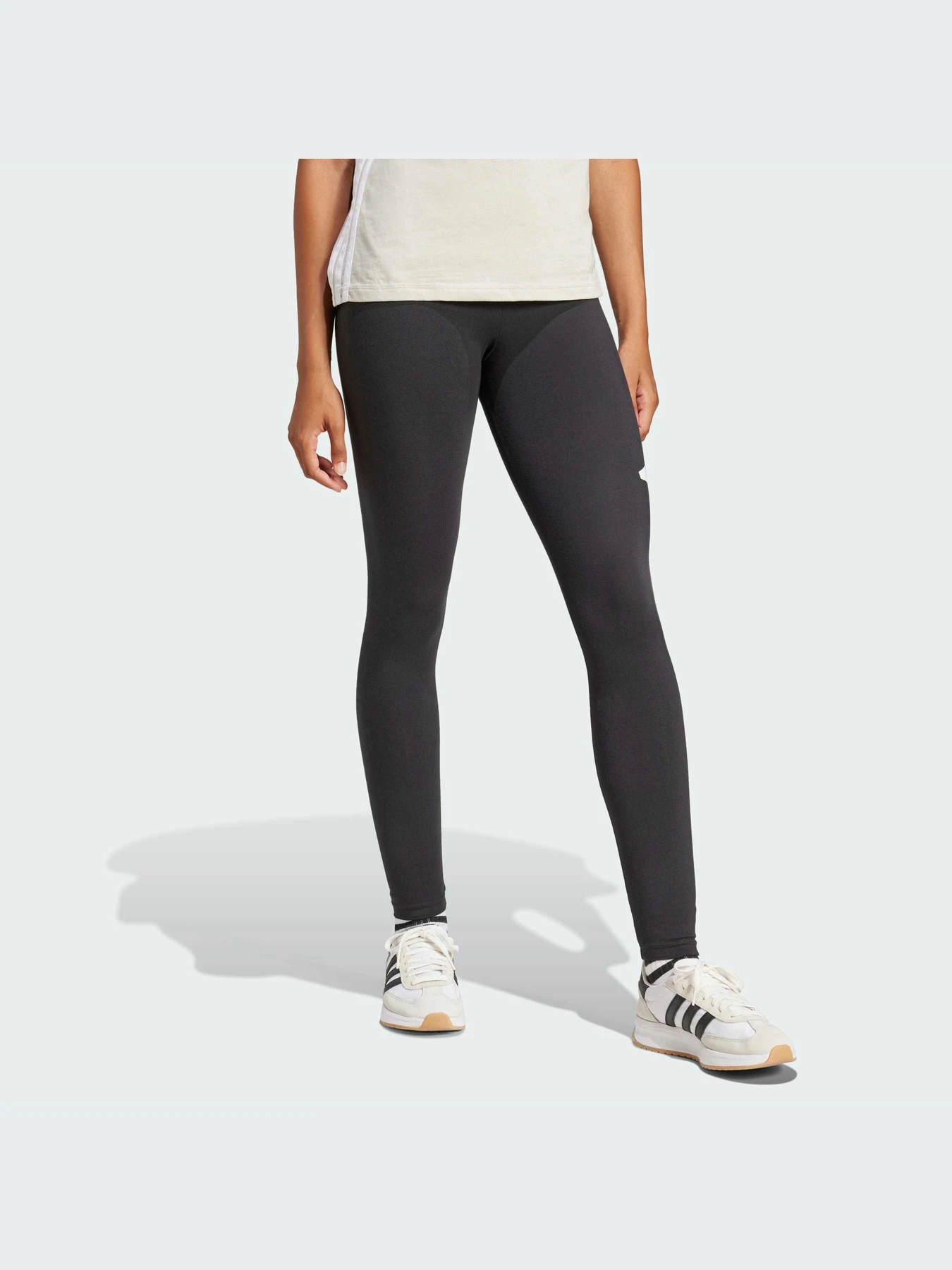 Брюки Adidas модель JH1182-KZ Брюки Adidas модель JH1182-KZ Фото