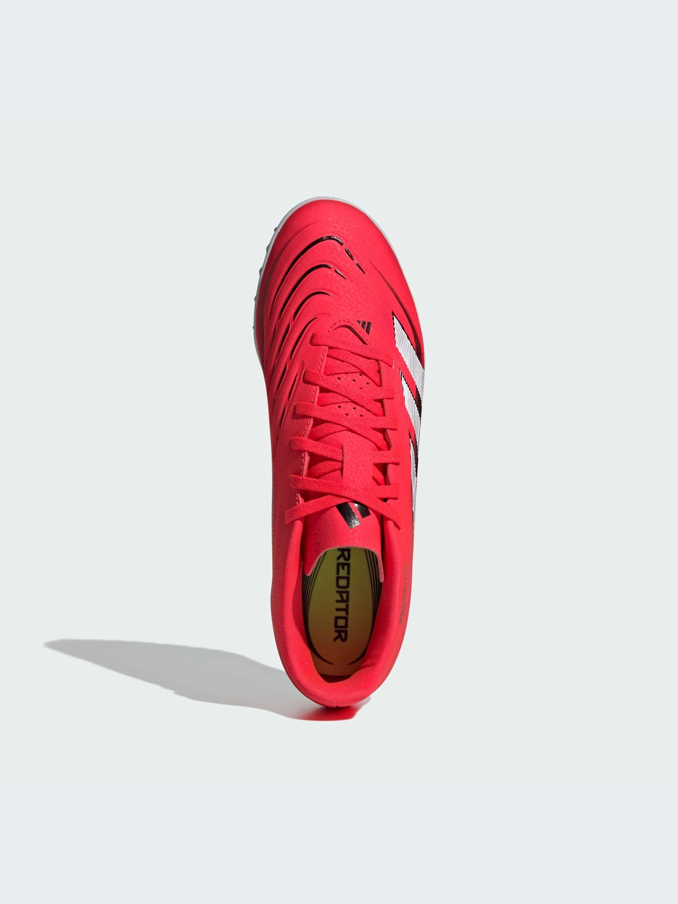 Кроссовки Adidas Predator модель ID3784-KZ Кроссовки Adidas Predator модель ID3784-KZ Фото