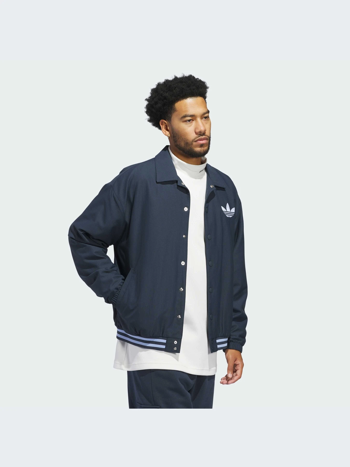 Куртки и дубленки Adidas модель IY7395-KZ Куртки и дубленки Adidas модель IY7395-KZ Фото