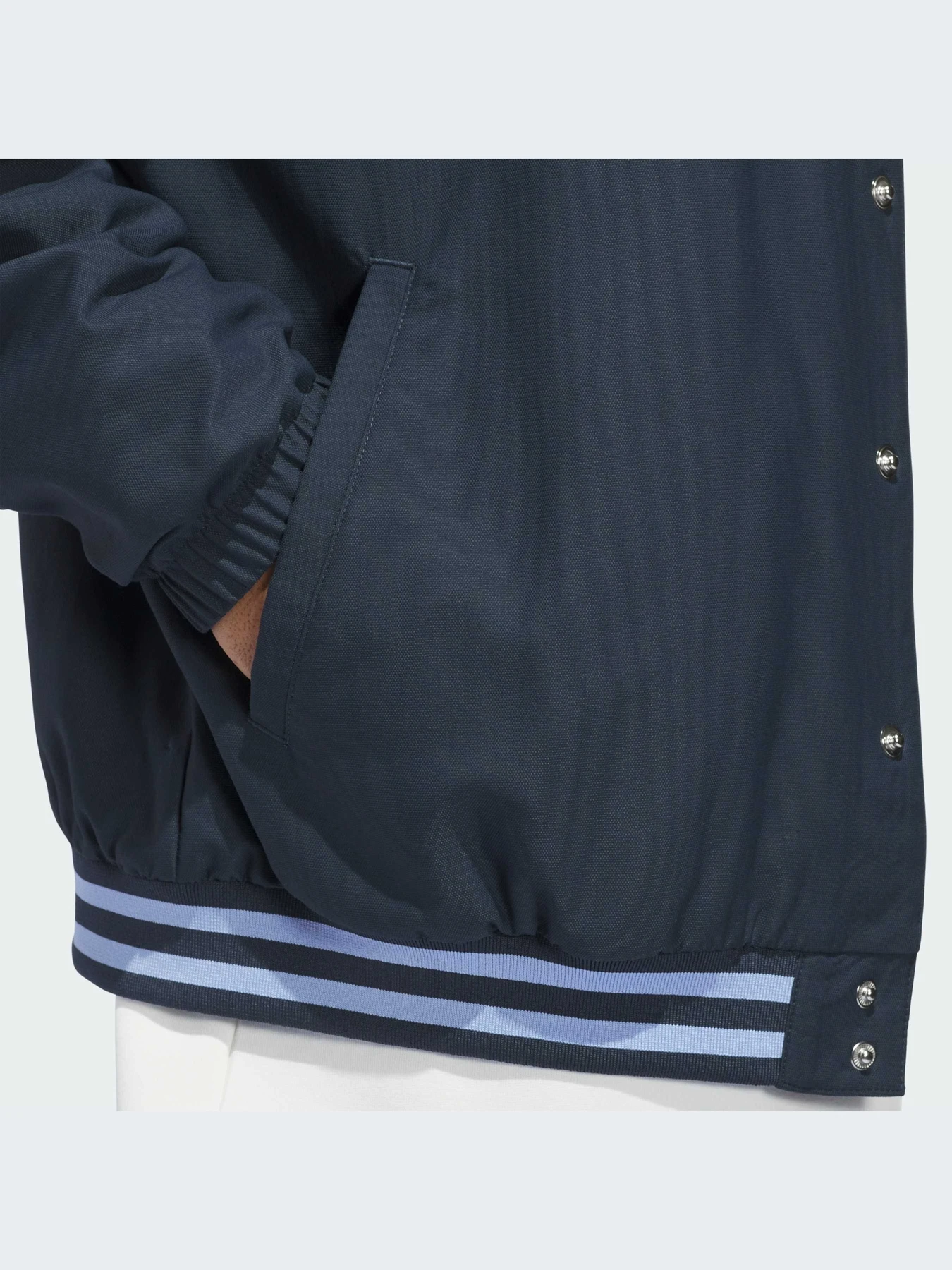 Куртки и дубленки Adidas модель IY7395-KZ Куртки и дубленки Adidas модель IY7395-KZ Фото