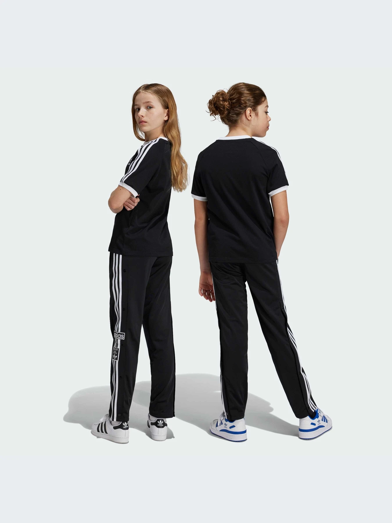 Брюки Adidas Adicolor модель IY9773-KZ Брюки Adidas Adicolor модель IY9773-KZ Фото
