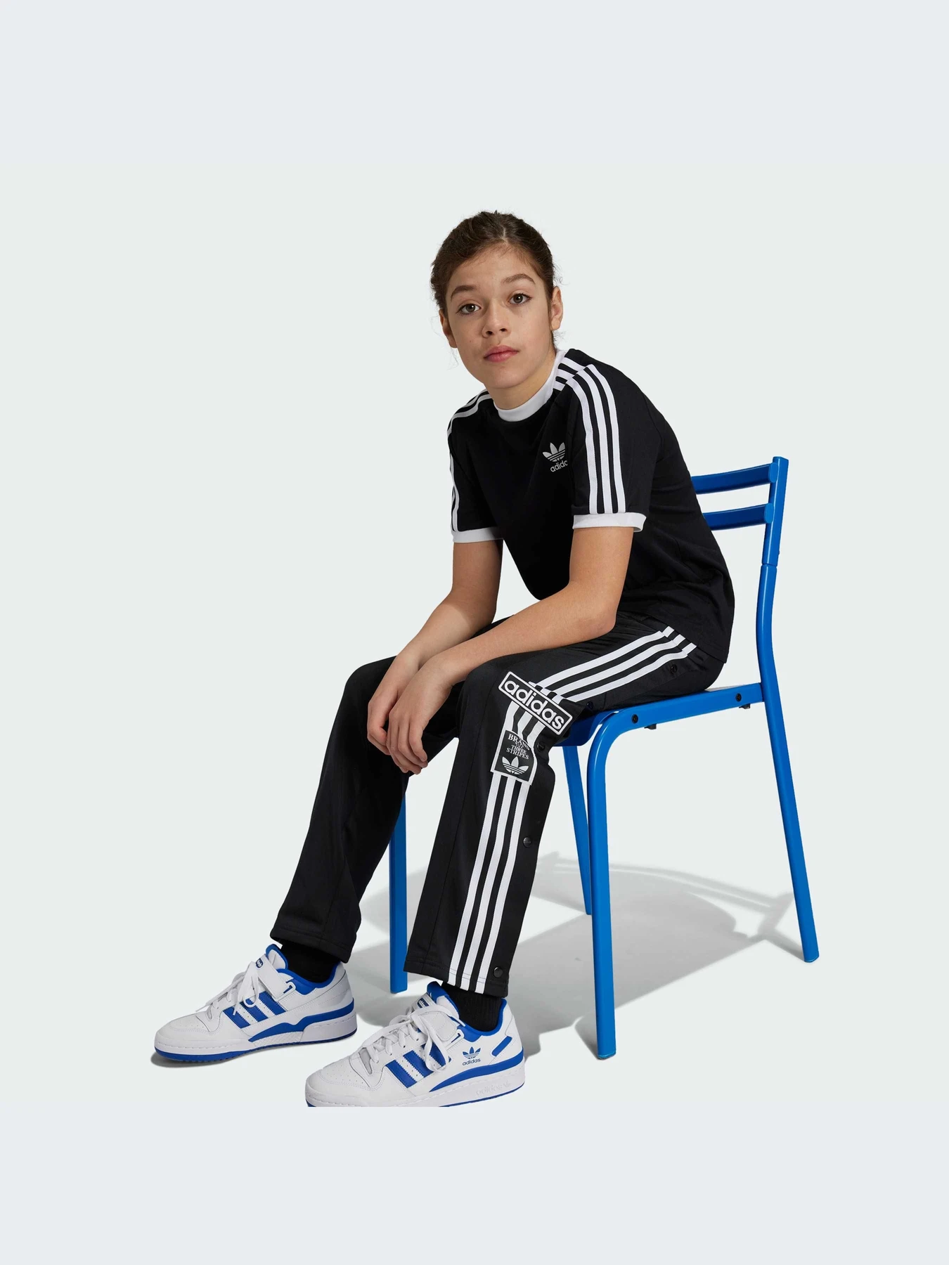 Брюки Adidas Adicolor модель IY9773-KZ Брюки Adidas Adicolor модель IY9773-KZ Фото