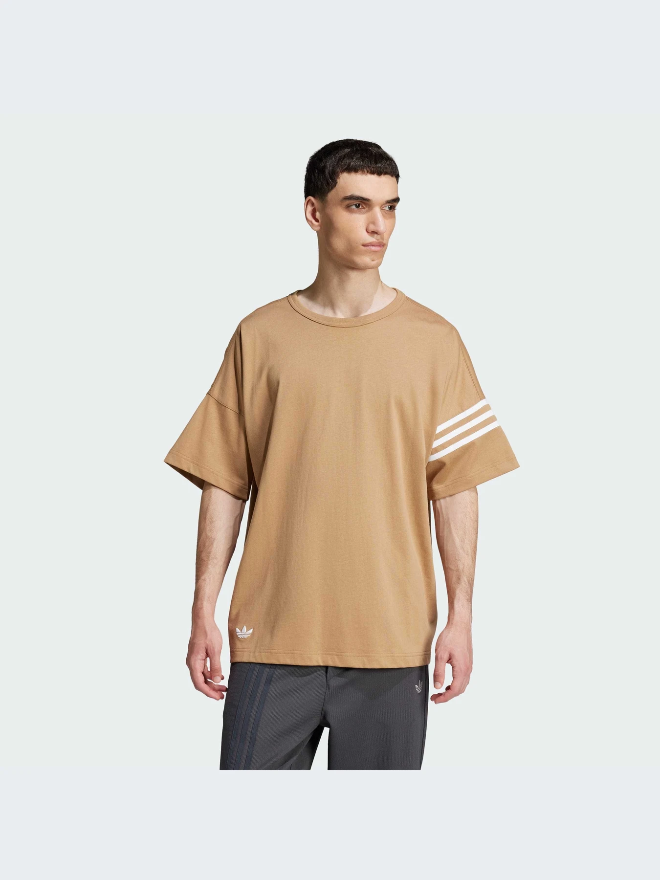 Футболки и поло Adidas Adicolor модель JC9932-KZ Футболки и поло Adidas Adicolor модель JC9932-KZ Фото