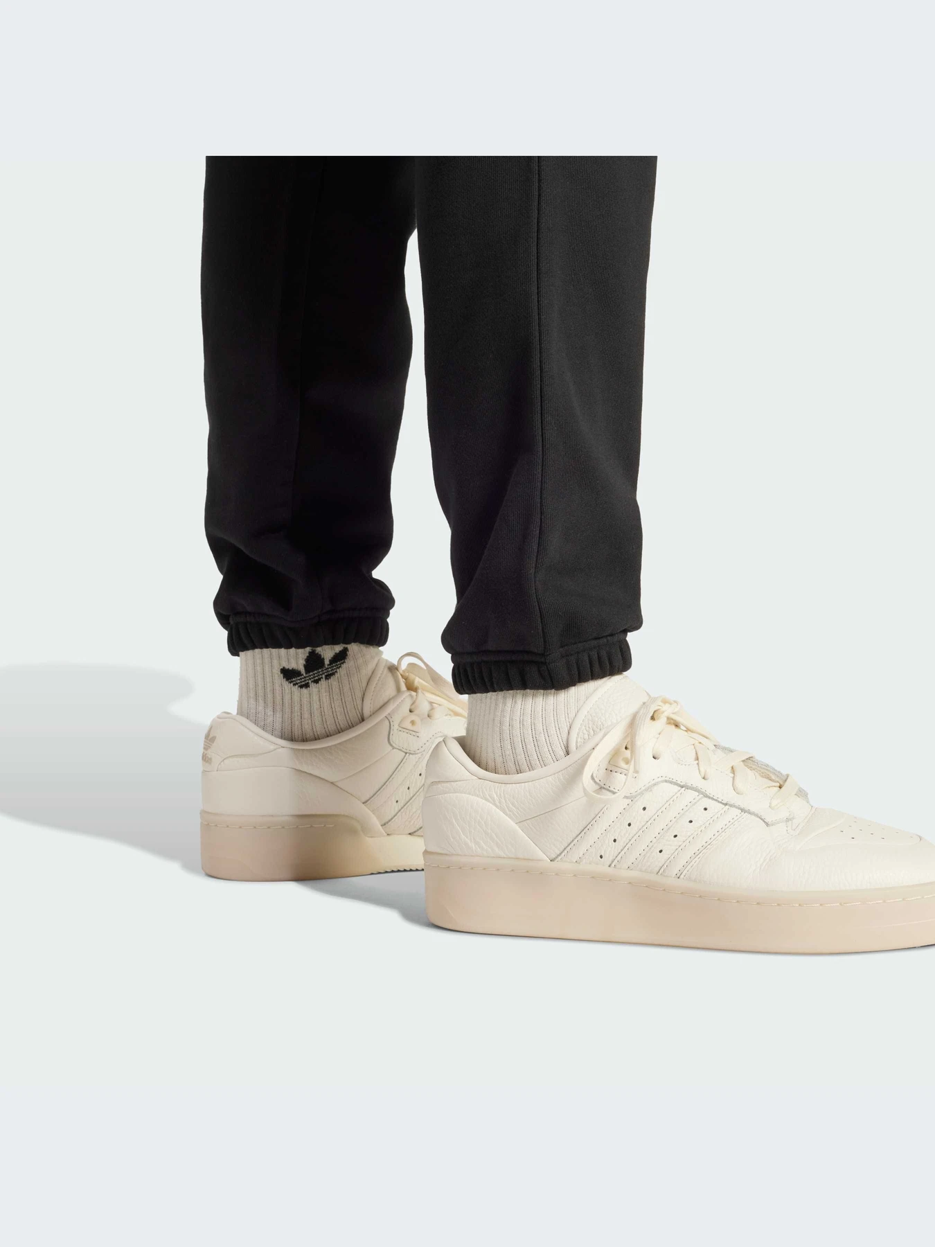 Брюки Adidas модель JD2422-KZ Брюки Adidas модель JD2422-KZ Фото