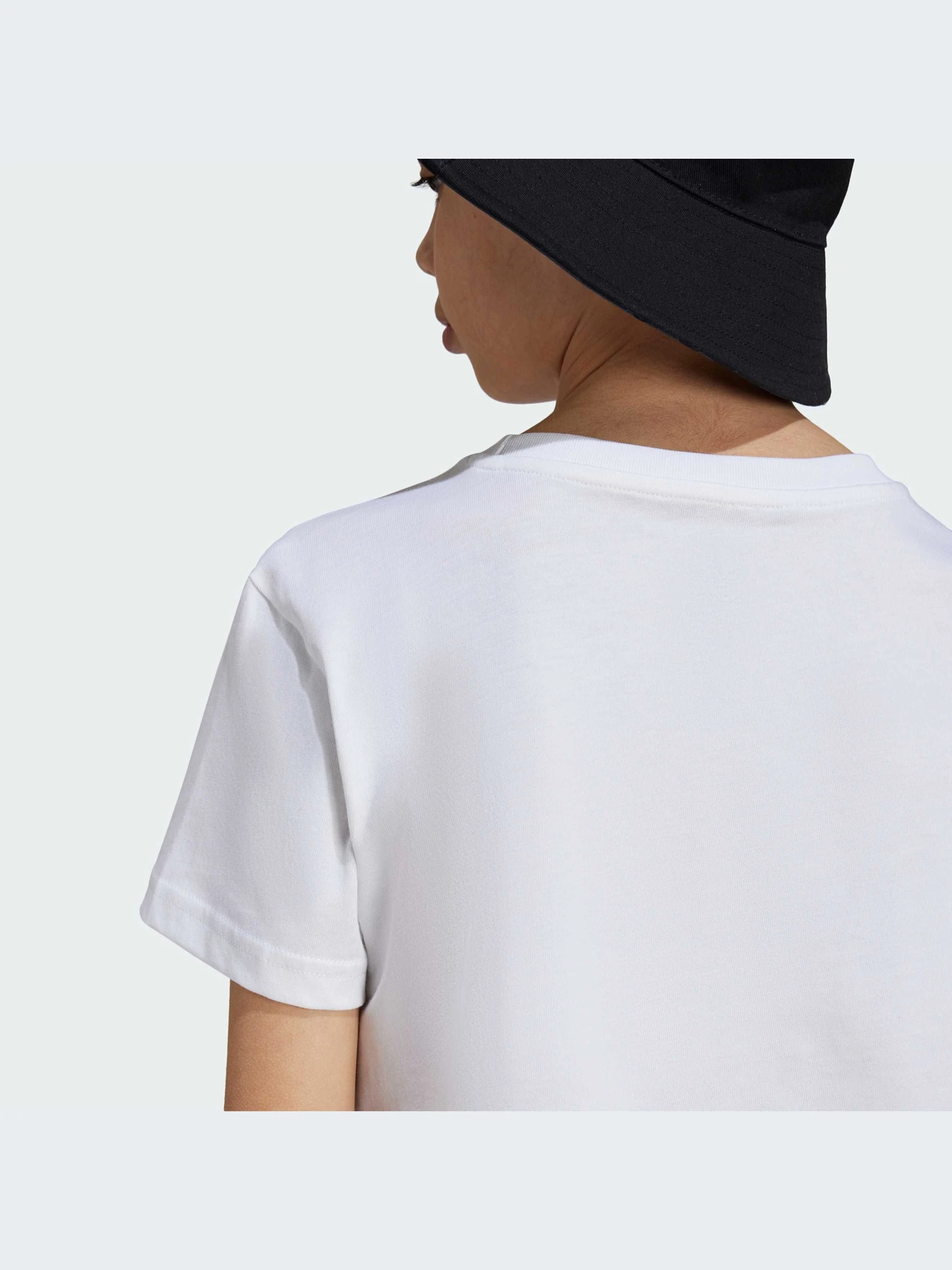 Футболки и поло Adidas модель JE0516-KZ Футболки и поло Adidas модель JE0516-KZ Фото