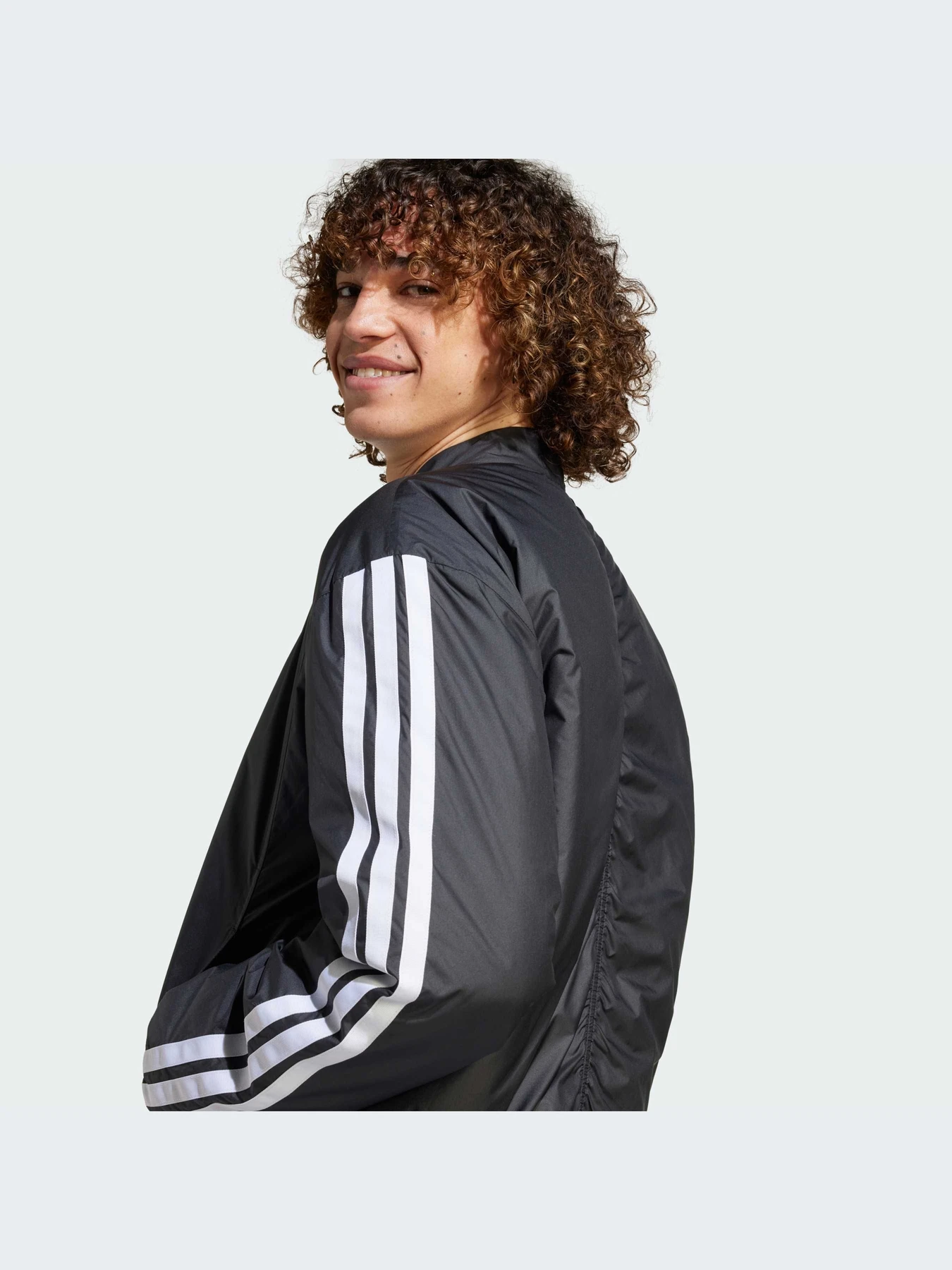 Куртки и дубленки Adidas модель JD1294-KZ Куртки и дубленки Adidas модель JD1294-KZ Фото