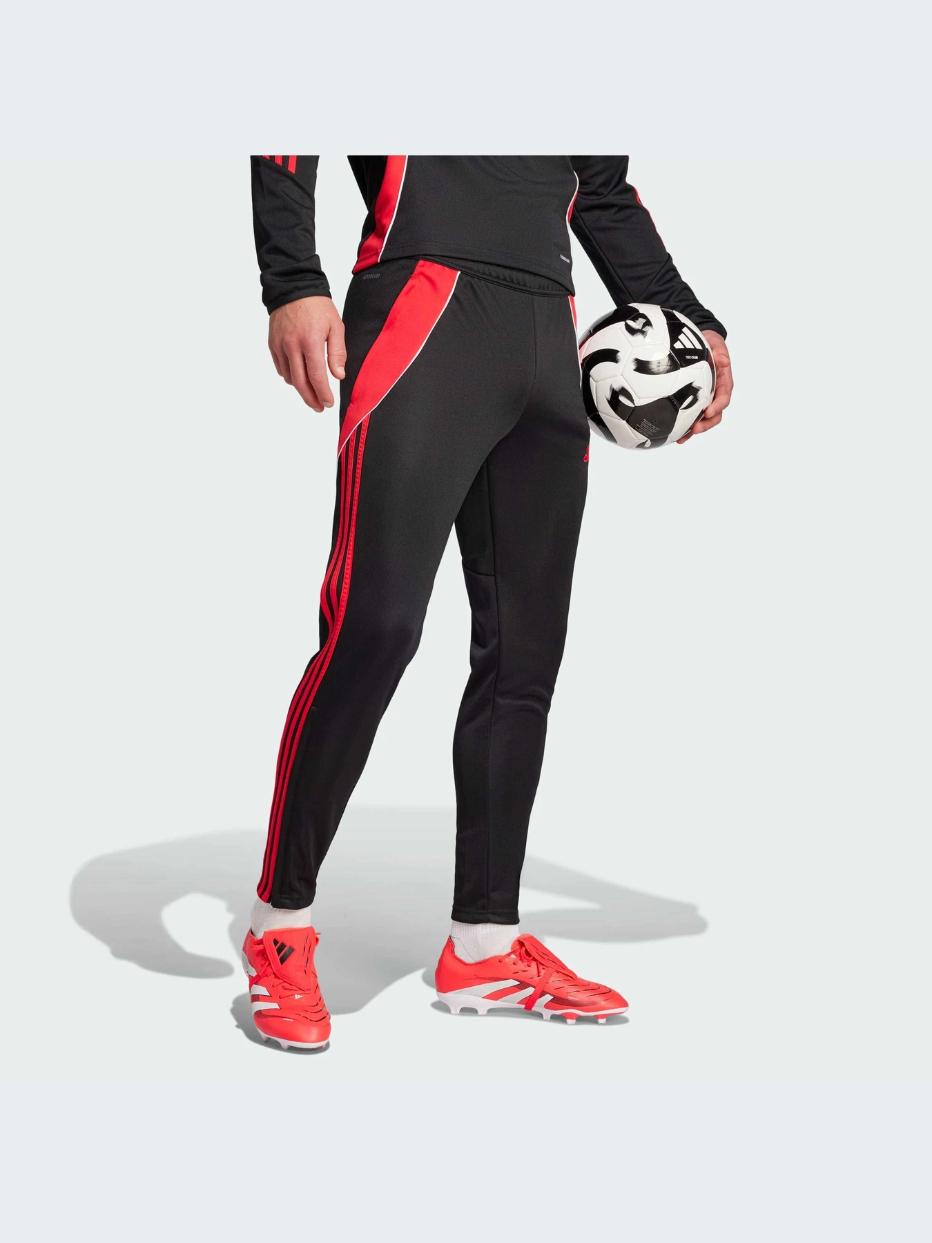 Брюки Adidas Tiro модель JP2489-KZ Брюки Adidas Tiro модель JP2489-KZ Фото