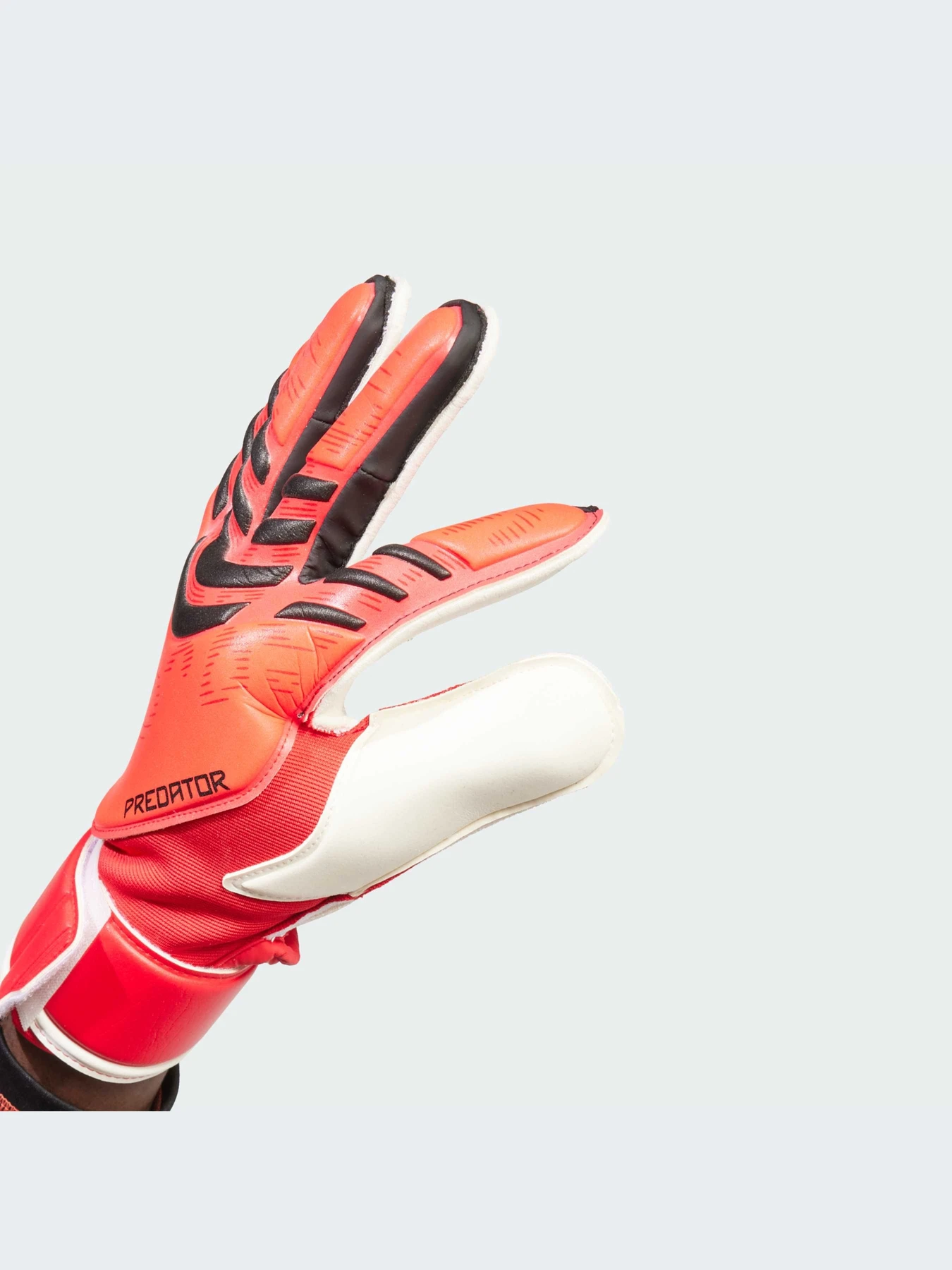 Перчатки для спорта Adidas Predator модель JH3801-KZ Перчатки для спорта Adidas Predator модель JH3801-KZ Фото