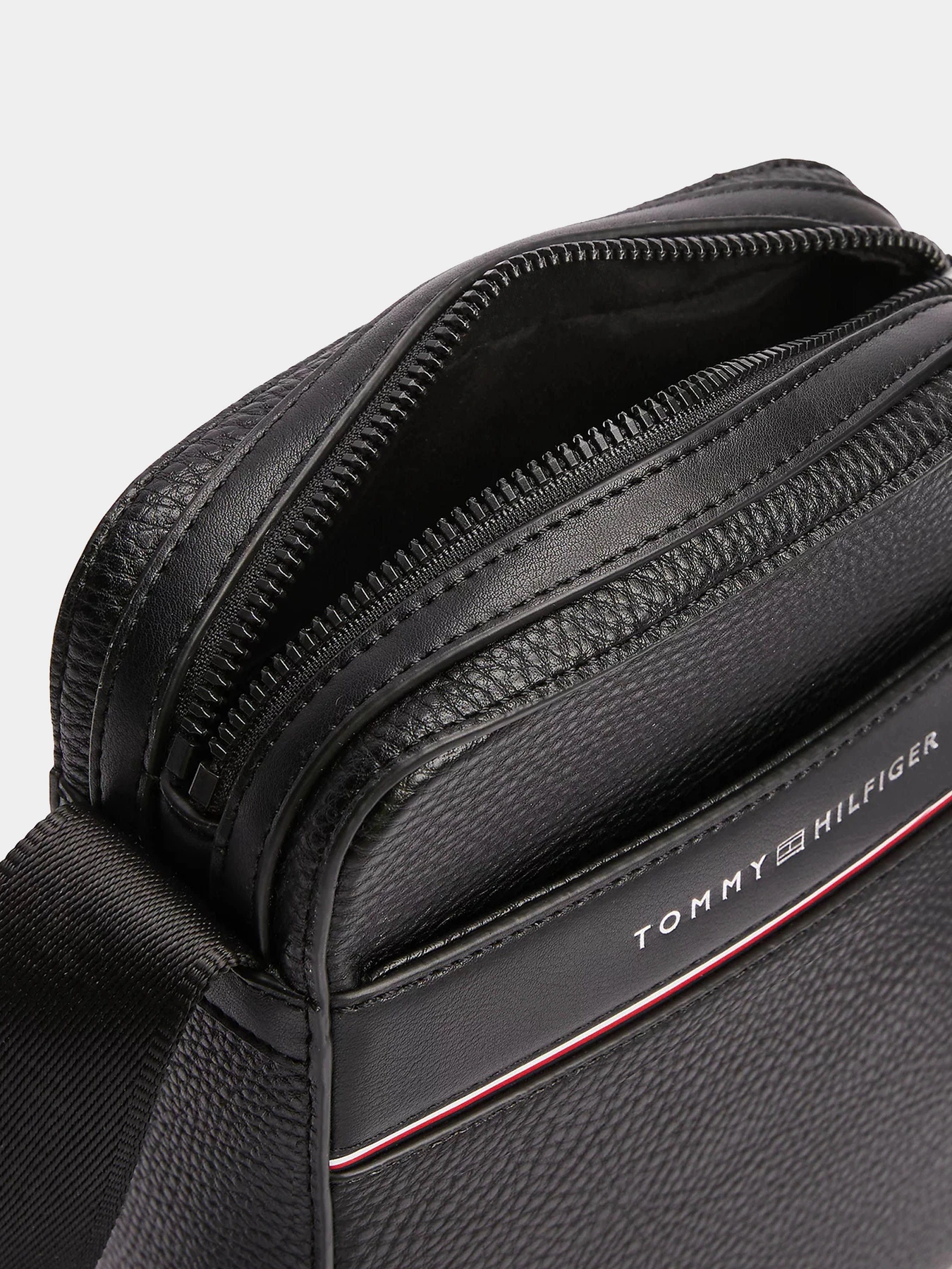 Сумки Tommy Hilfiger модель AM0AM13303-BDS Фото