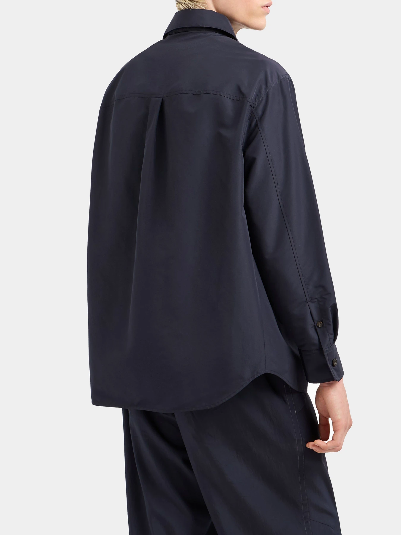 Куртки и дубленки Emporio Armani модель EM001629-AF13770-UB118 Куртки и дубленки Emporio Armani модель EM001629-AF13770-UB118 Фото