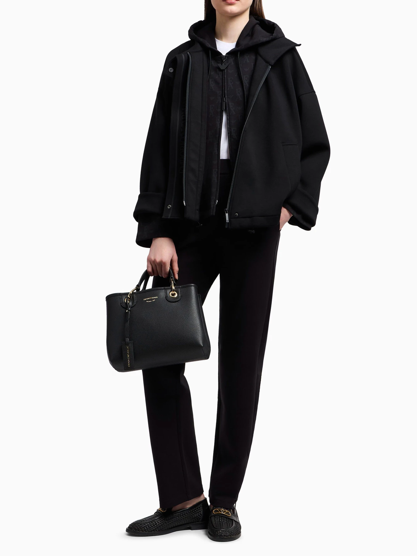 Куртки и дубленки Emporio Armani модель EW000473-AF12910-UC001 Куртки и дубленки Emporio Armani модель EW000473-AF12910-UC001 Фото