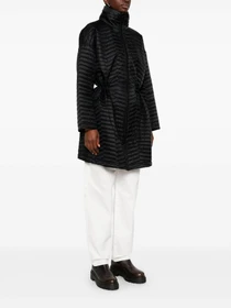 Куртки и дубленки Emporio Armani модель EW000651-AF12645-UC001 Фото