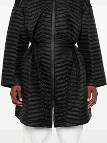 Куртки и дубленки Emporio Armani модель EW000651-AF12645-UC001 Фото
