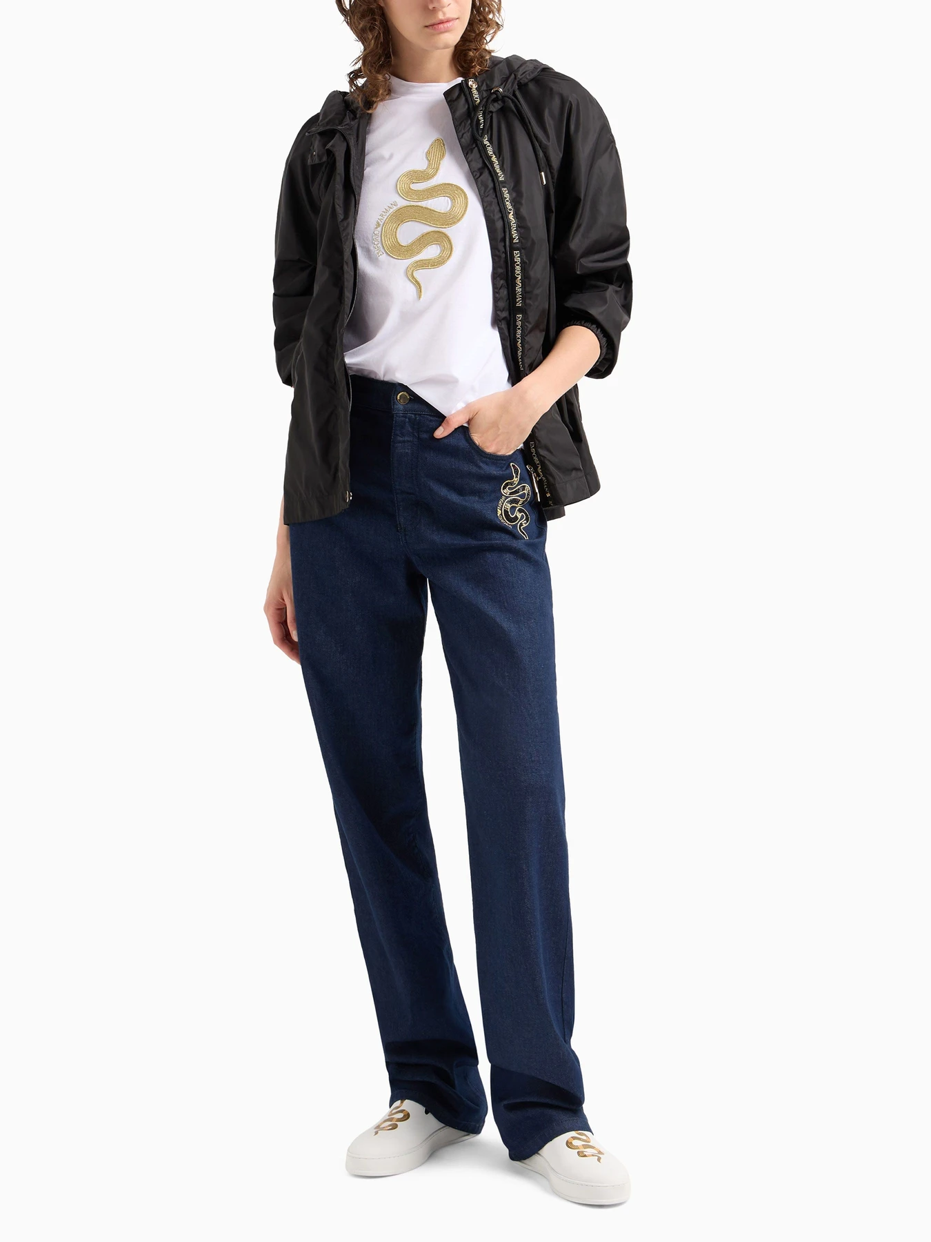 Куртки и дубленки Emporio Armani модель EW001163-AF13339-UC001 Куртки и дубленки Emporio Armani модель EW001163-AF13339-UC001 Фото