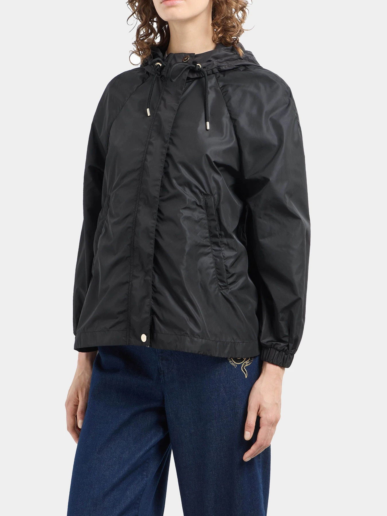 Куртки и дубленки Emporio Armani модель EW001163-AF13339-UC001 Куртки и дубленки Emporio Armani модель EW001163-AF13339-UC001 Фото