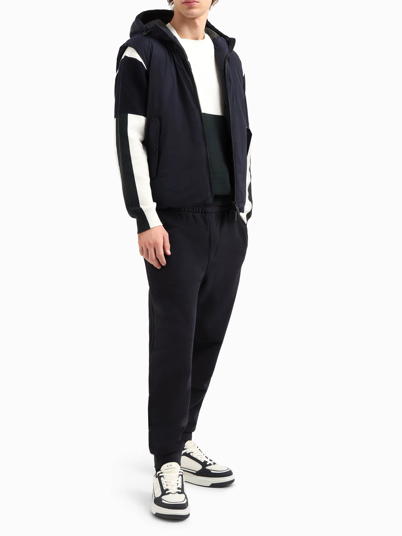 Брюки Armani Exchange модель XM000292-AF12656-UB101 Брюки Armani Exchange модель XM000292-AF12656-UB101 Фото