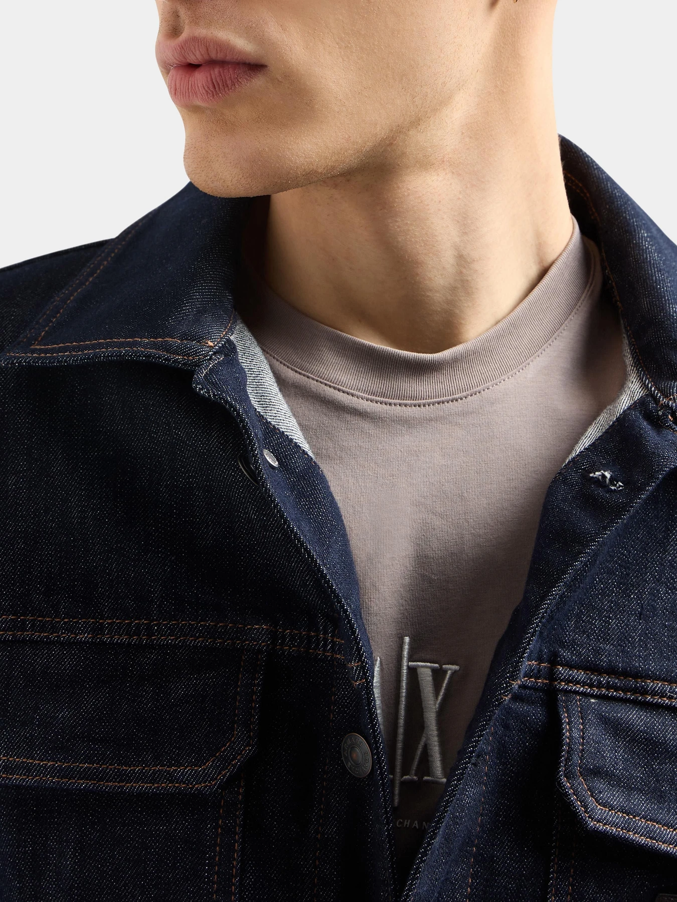 Куртки и дубленки Armani Exchange модель XM000343-AF12284-MB001 Куртки и дубленки Armani Exchange модель XM000343-AF12284-MB001 Фото