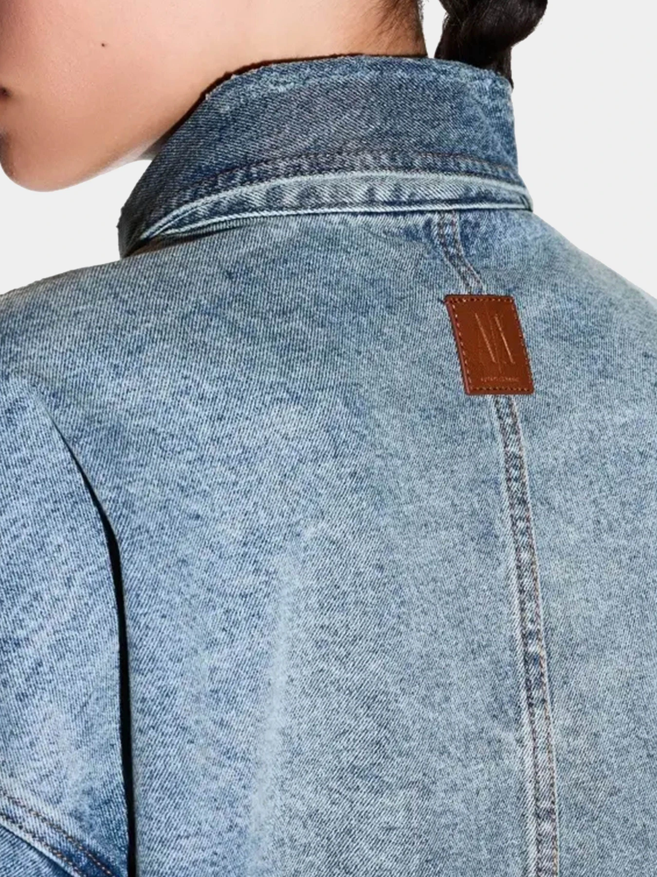 Куртки и дубленки Armani Exchange модель XW000902-AF10869-MB001 Куртки и дубленки Armani Exchange модель XW000902-AF10869-MB001 Фото