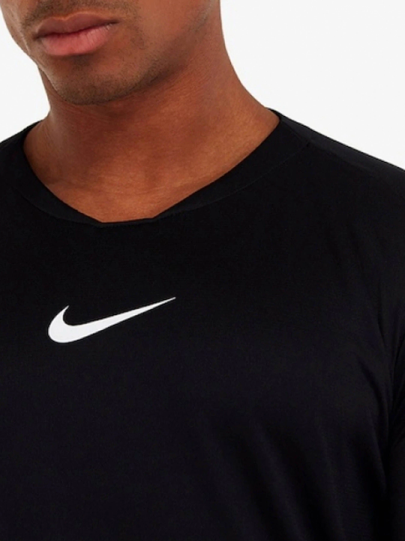 Футболки и поло NIKE модель AV2609-010 Футболки и поло NIKE модель AV2609-010 Фото