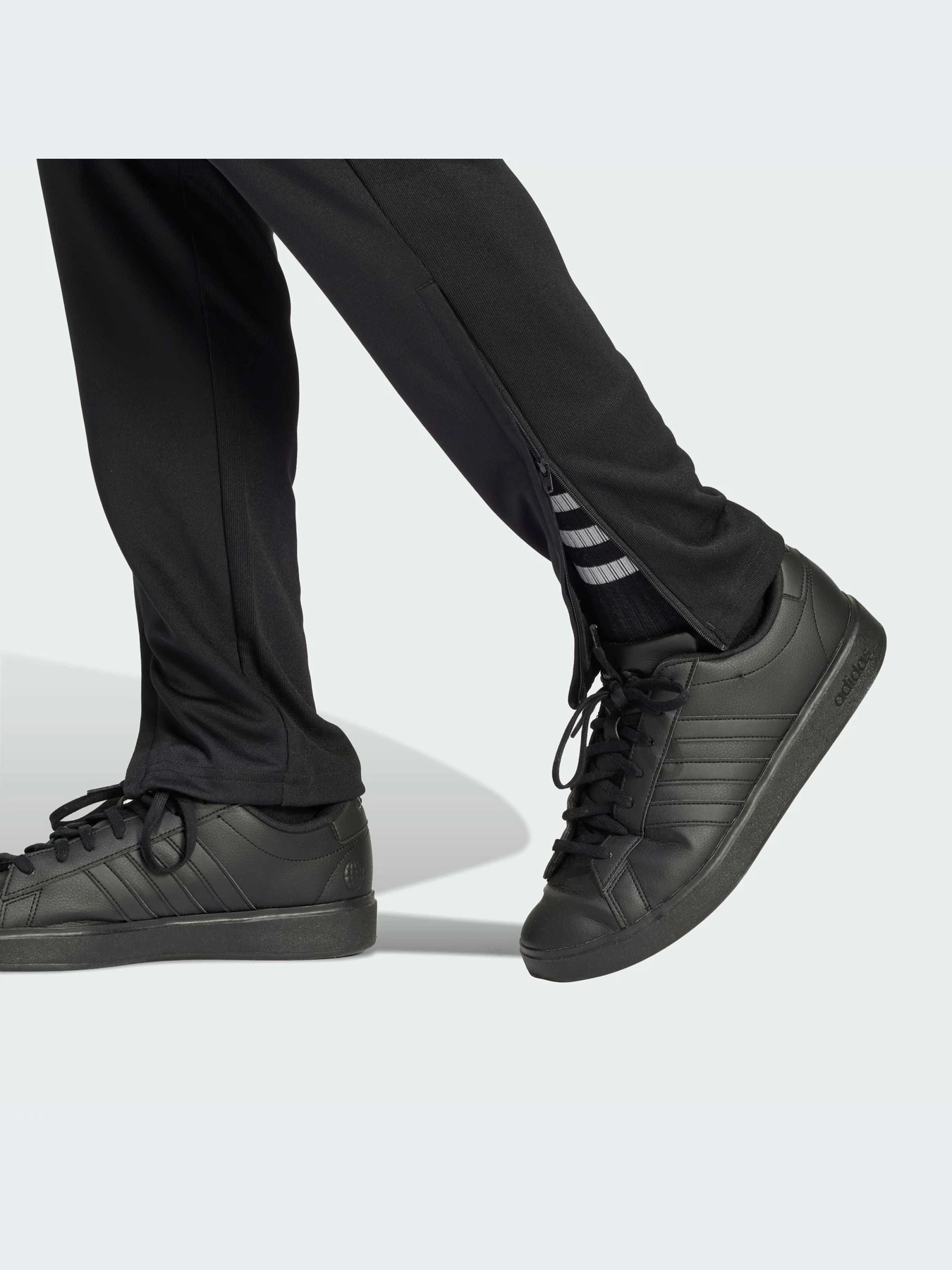 Костюмы Adidas модель IR7843-KZ Костюмы Adidas модель IR7843-KZ Фото