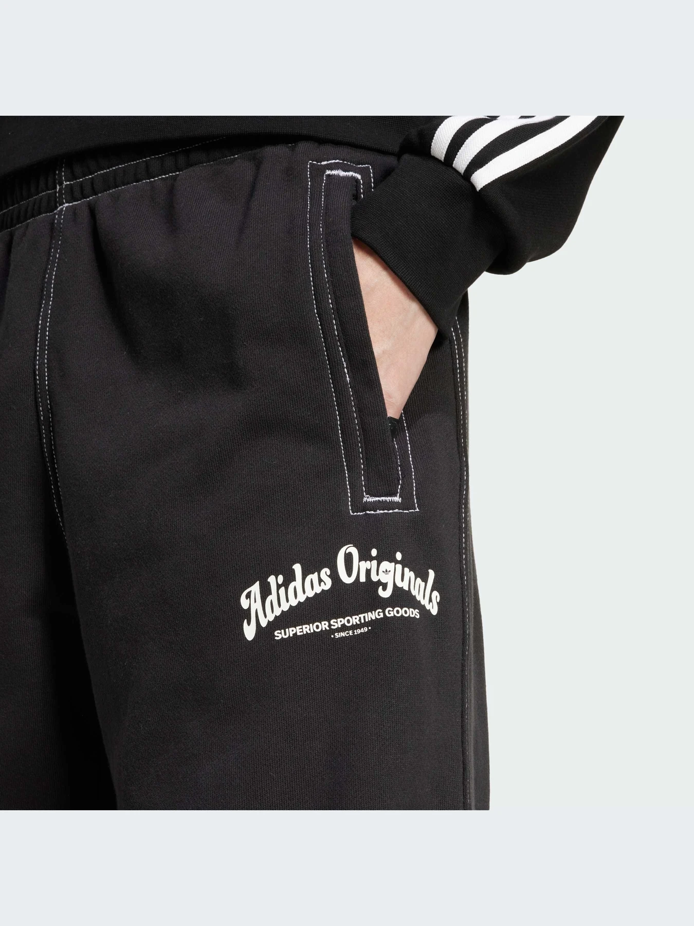 Брюки Adidas Graphics модель JP4487-KZ Брюки Adidas Graphics модель JP4487-KZ Фото
