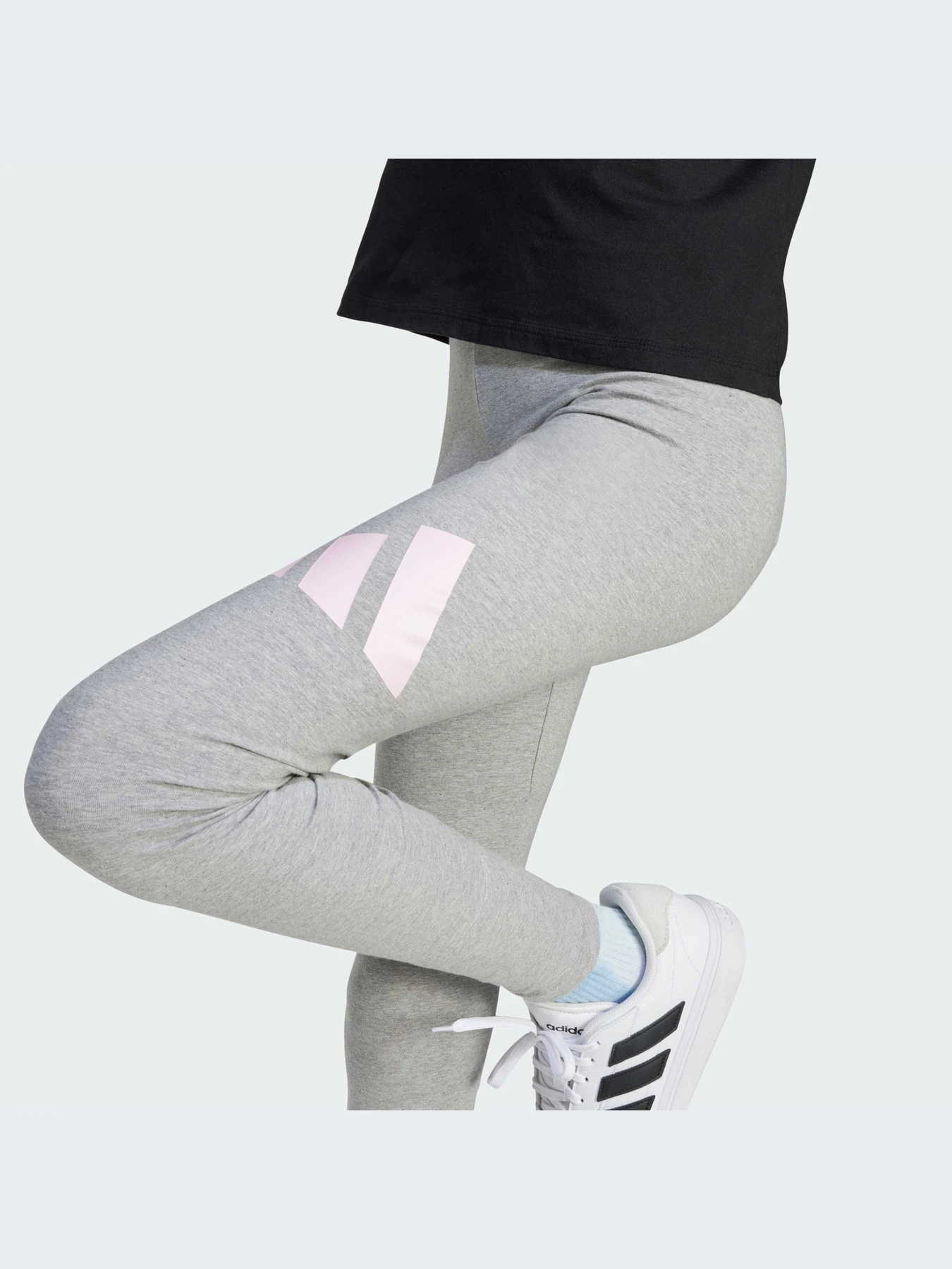 Брюки Adidas модель JC9631-KZ Брюки Adidas модель JC9631-KZ Фото